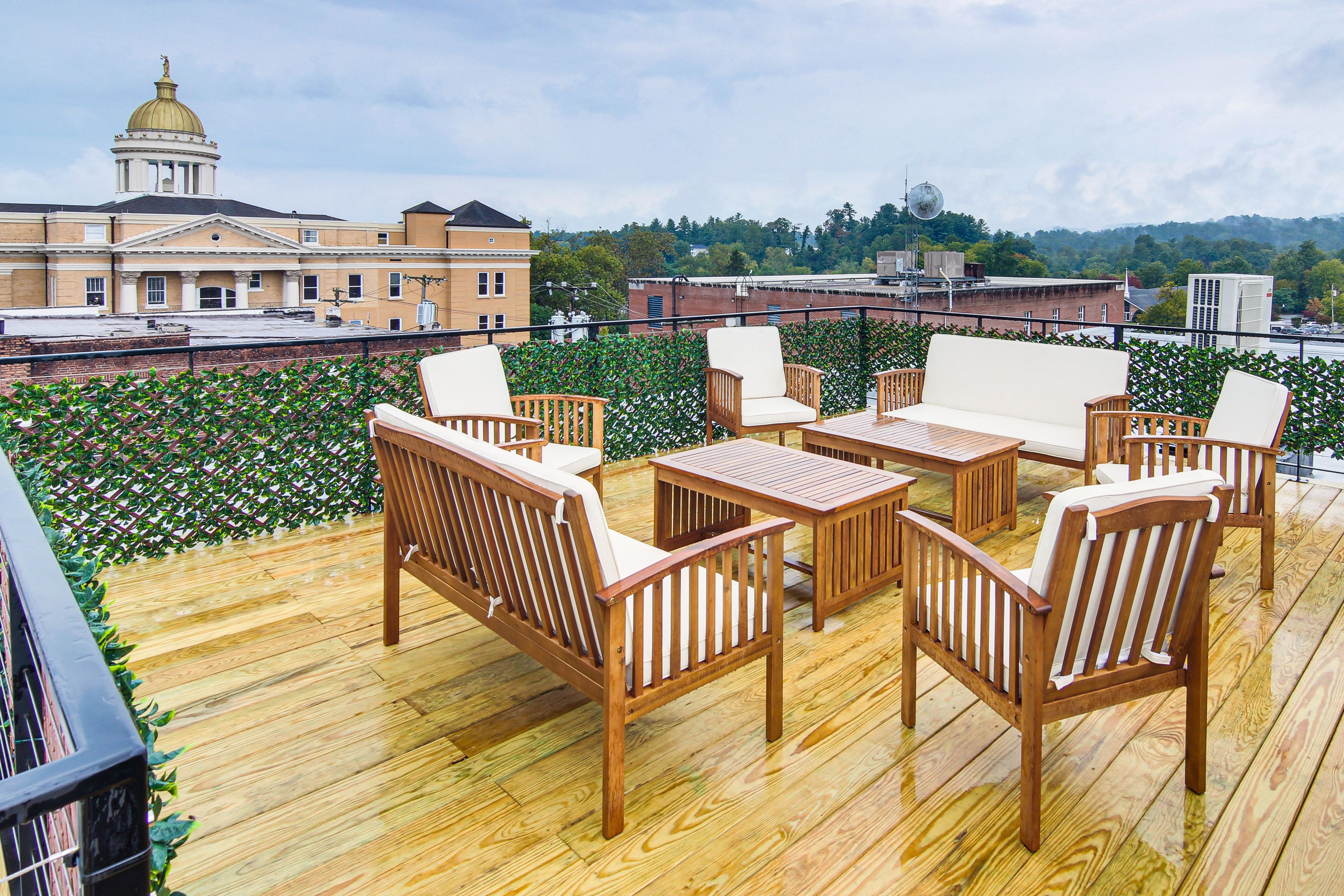 Hendersonville Vacation Rental | 3BR | 2.5BA | 2,500 Sq Ft | Stairs Required