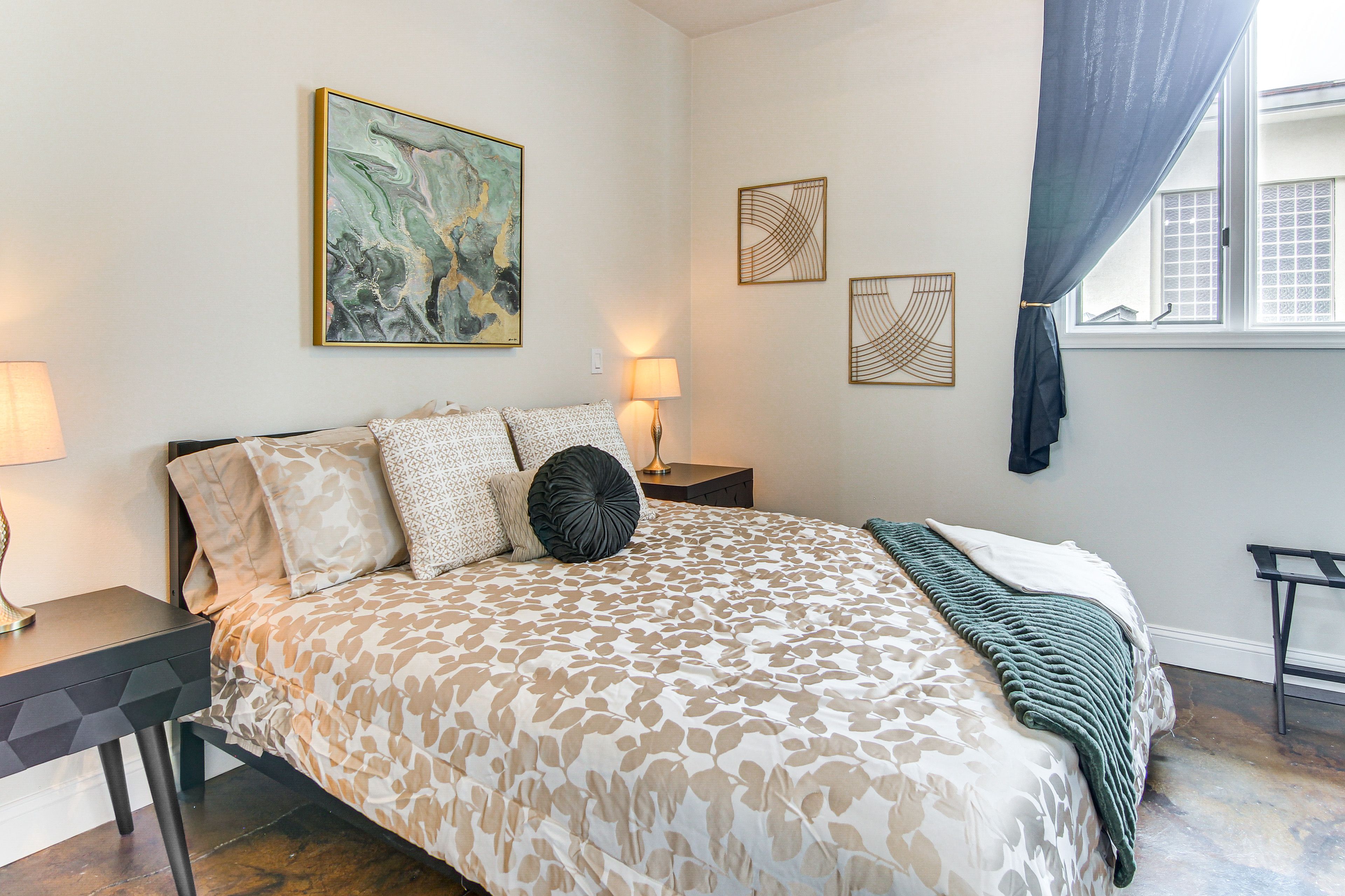 Bedroom 1 | 1st Floor | Queen Bed