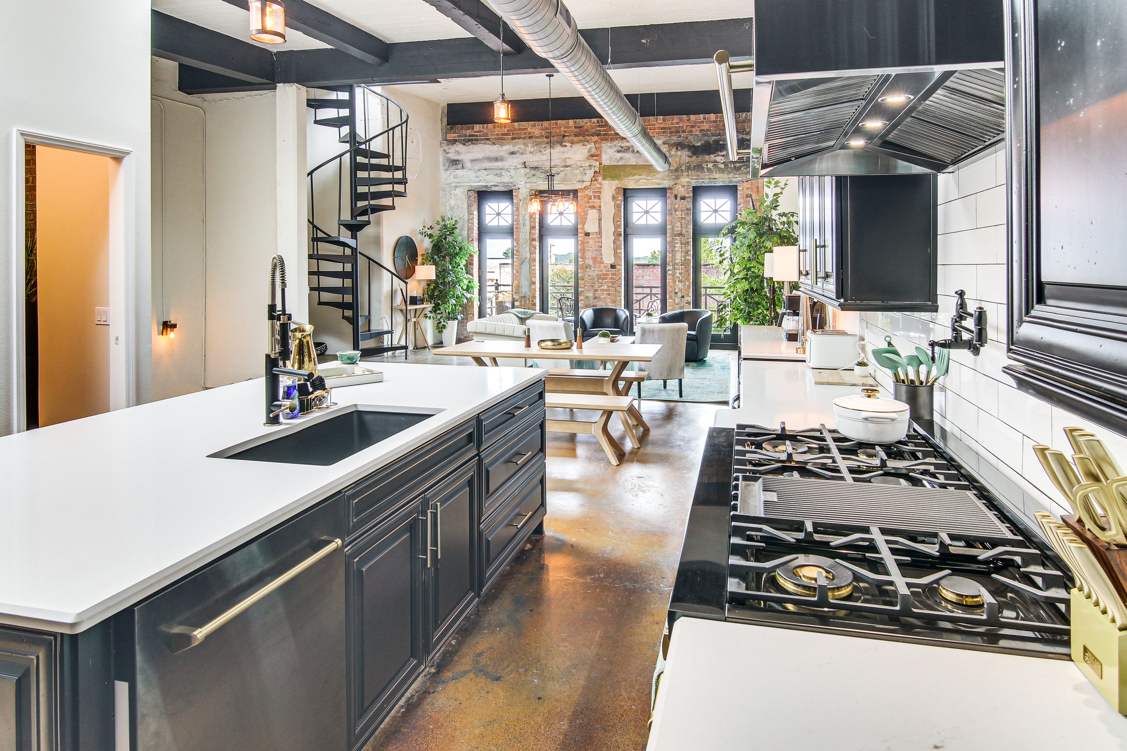 Well-Equipped Kitchen | Dining Area | Cooking Basics