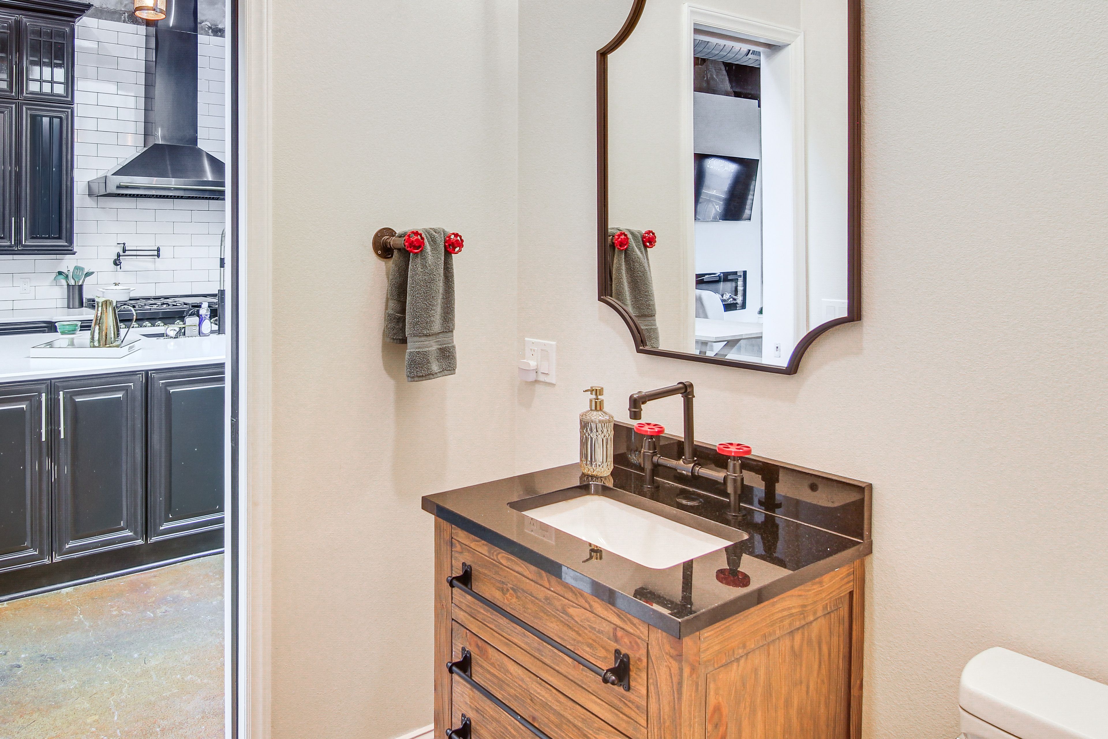 Half Bathroom | 1st Floor
