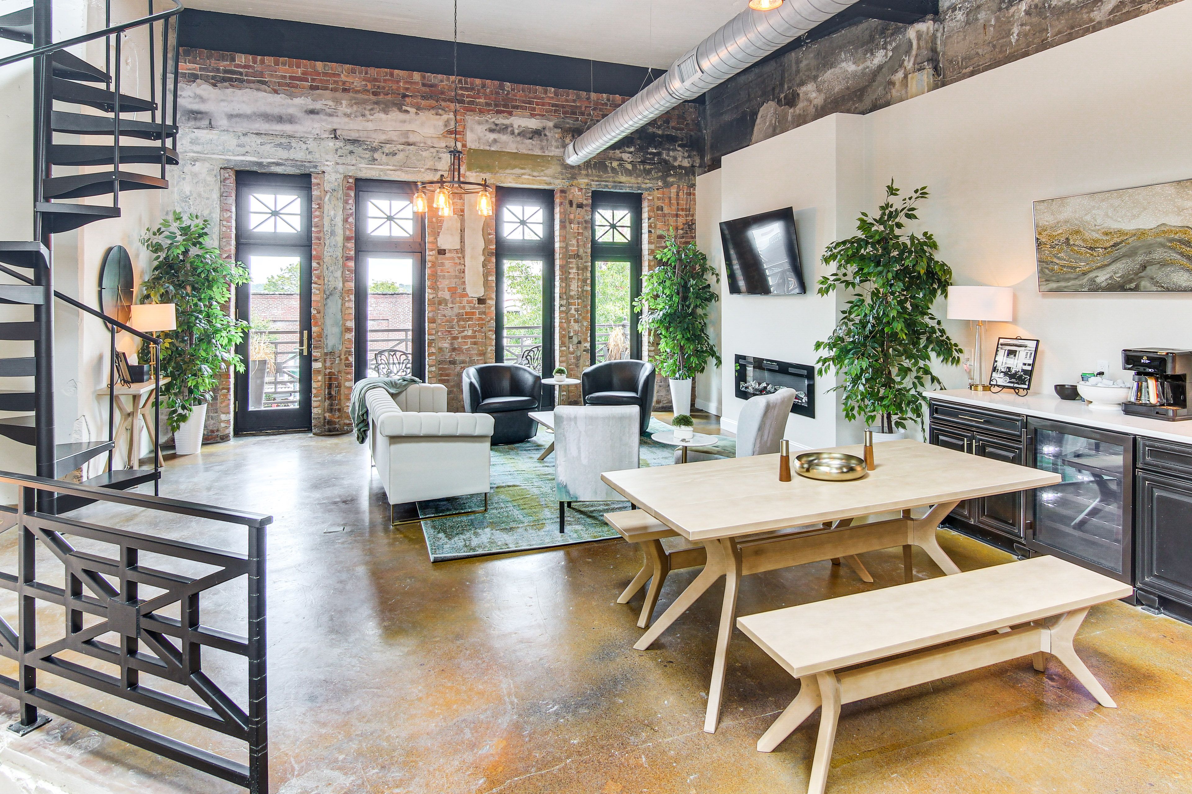 Dining Area | 1st Floor | Dishware/Flatware