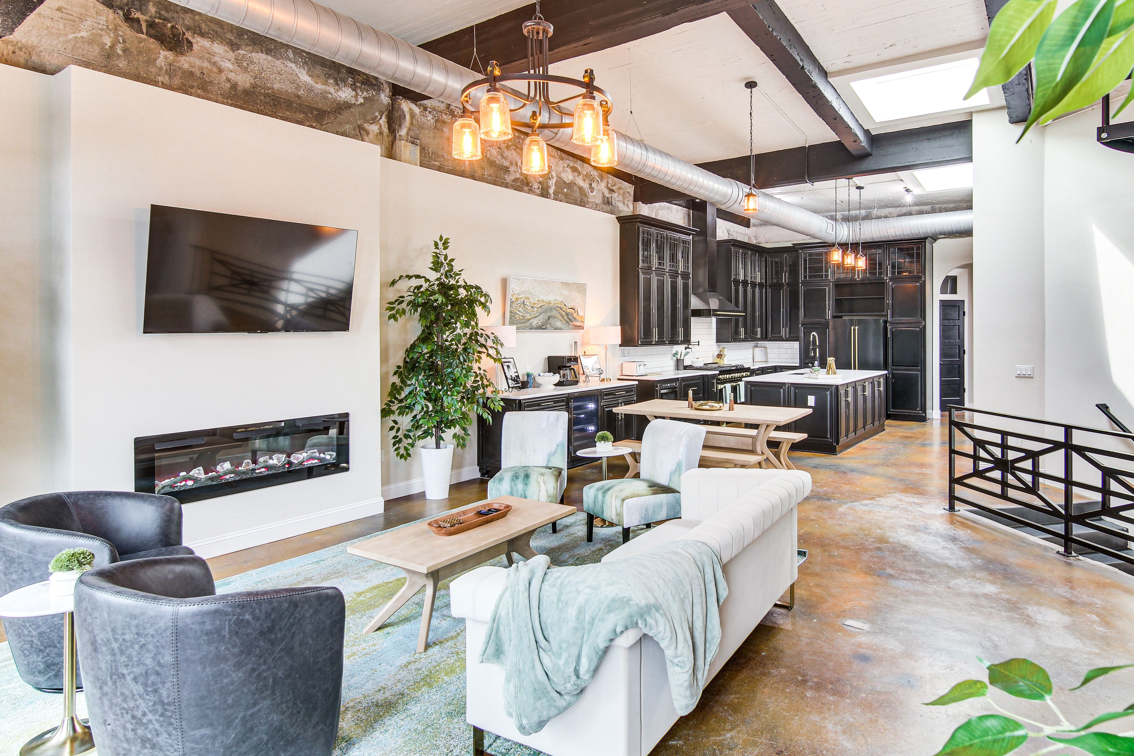 Living Room | 1st Floor | Smart TV