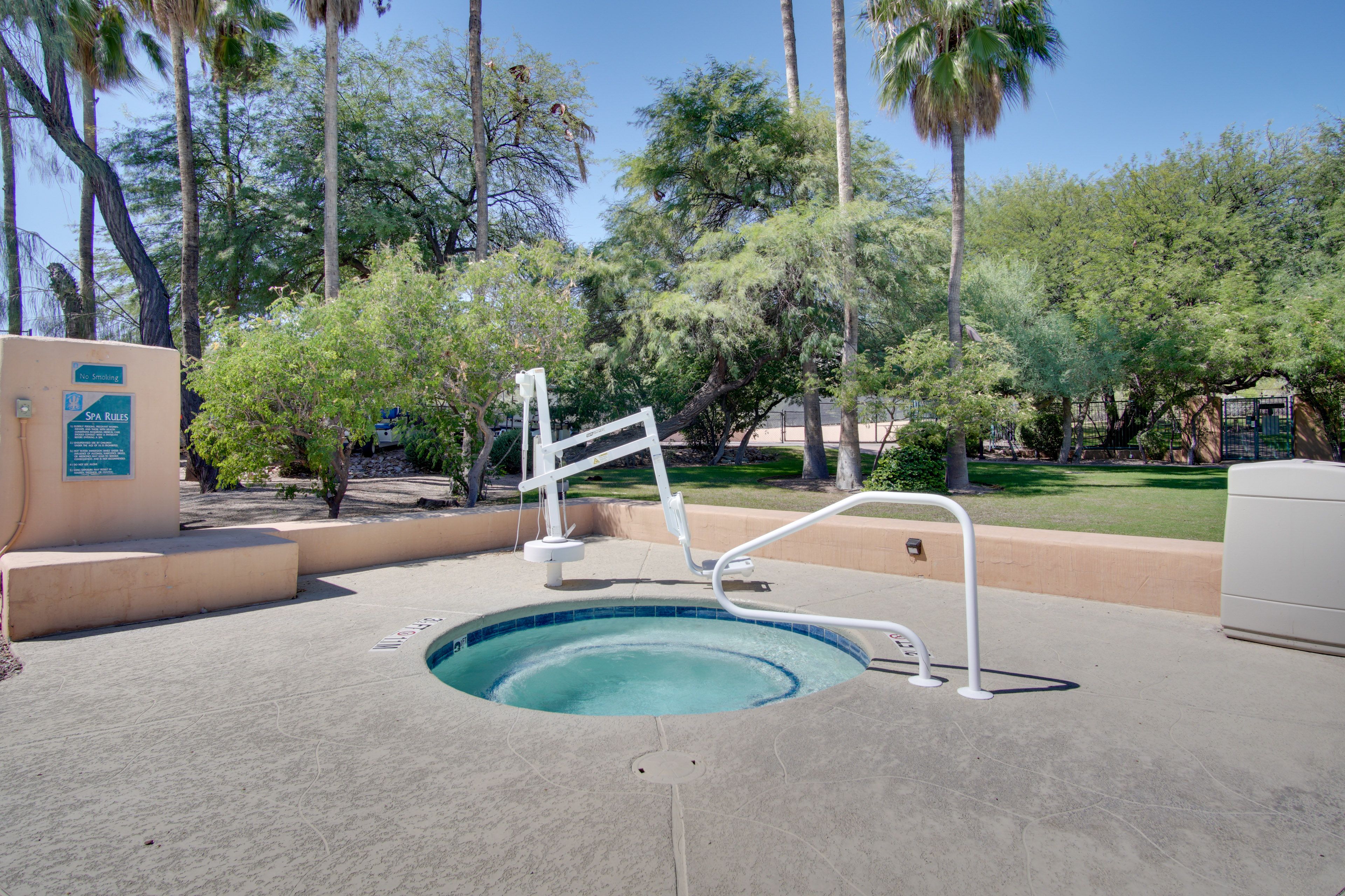 Starr Pass | Community Amenities | Hot Tub