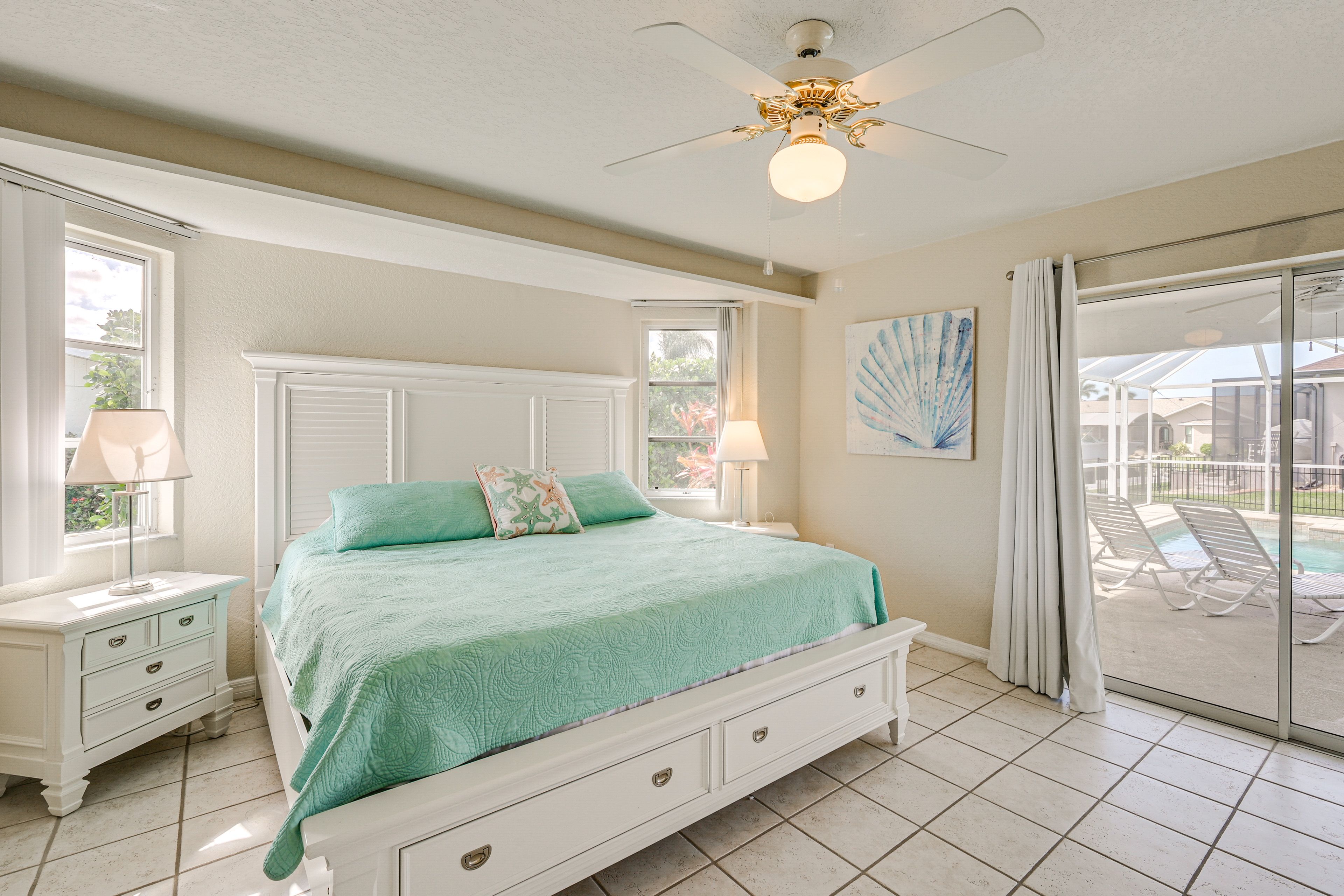 Bedroom 1 | King Bed