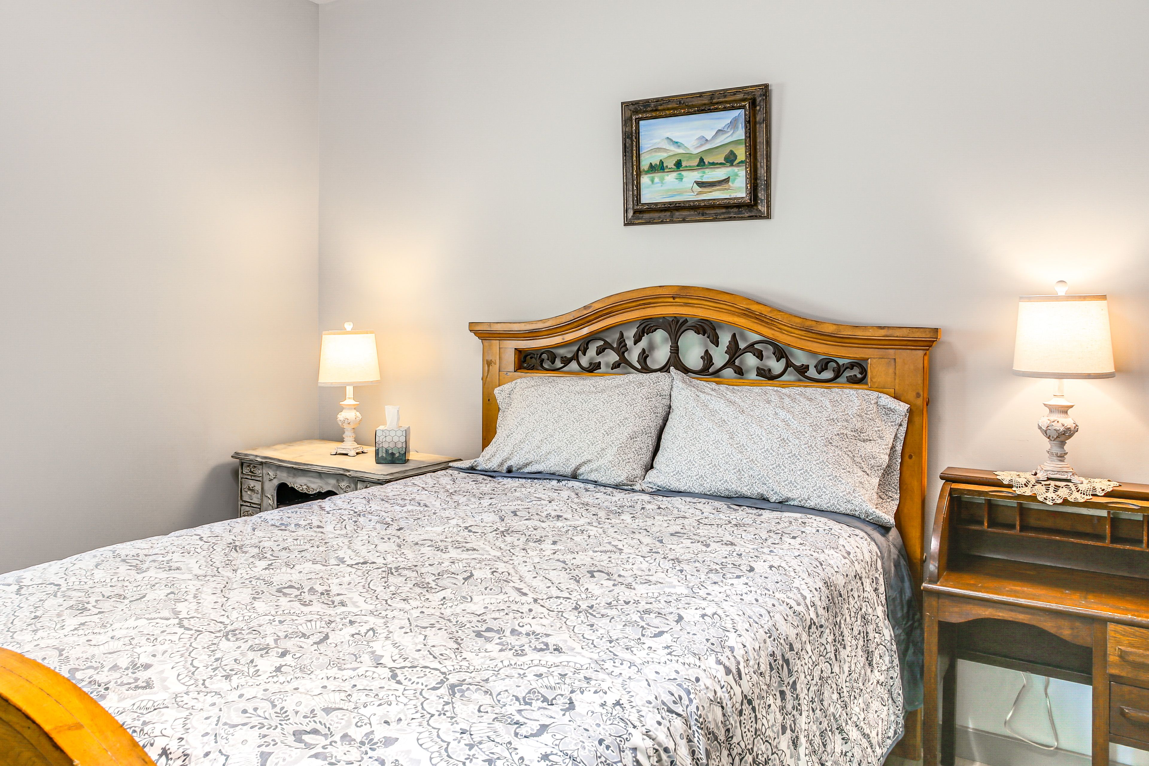 Bedroom 1 | Queen Bed