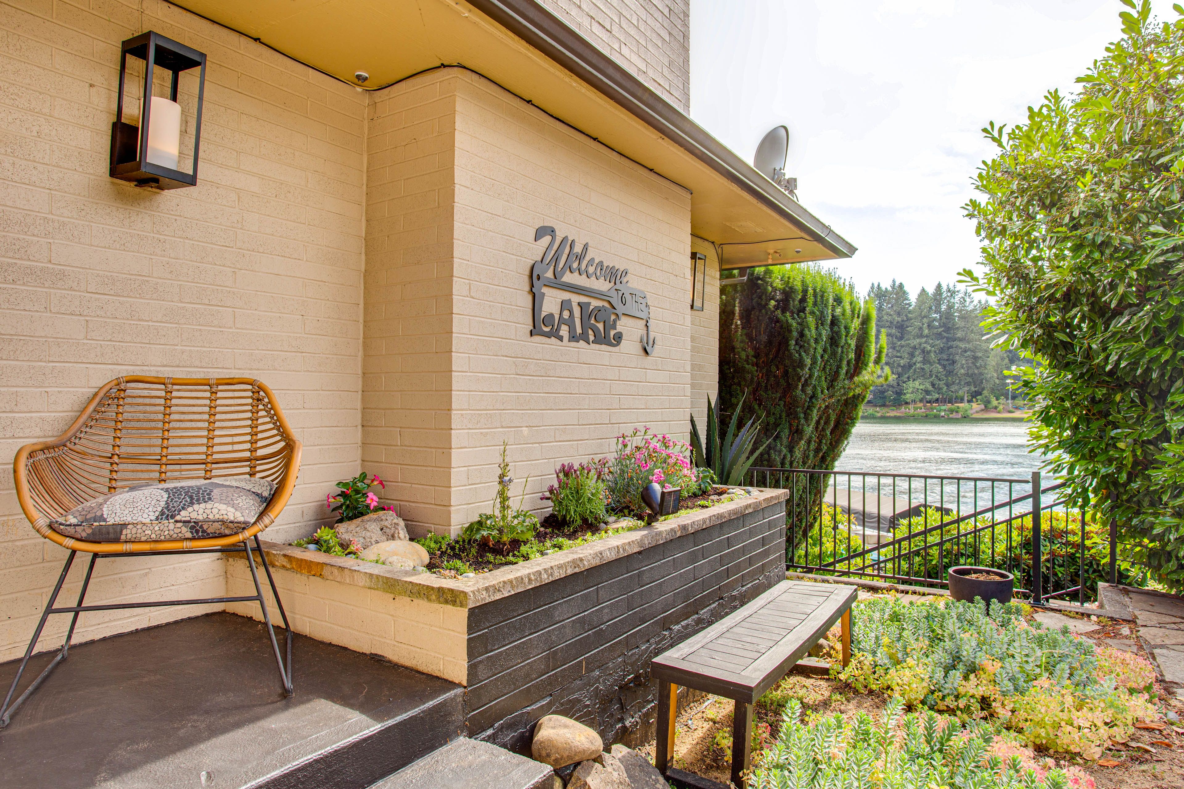 Property Exterior | Driveway (2 Vehicles) | Free Street Parking