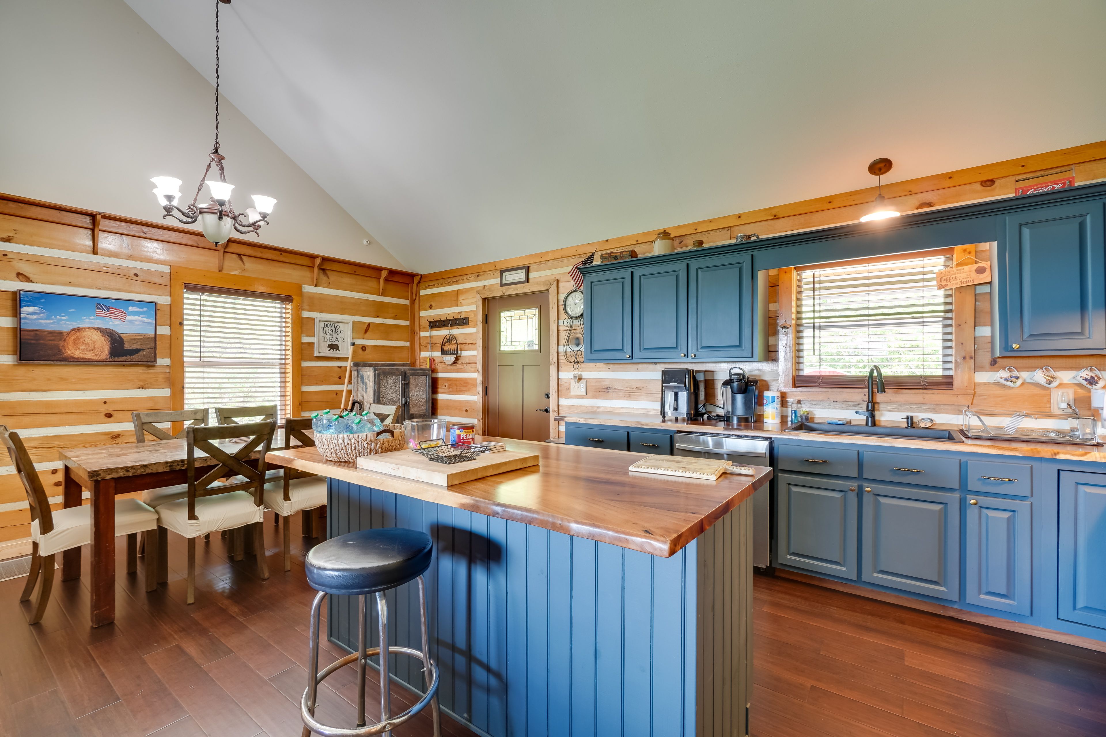 Kitchen | Drip & Keurig Coffee Makers | Cooking Basics | Main Level