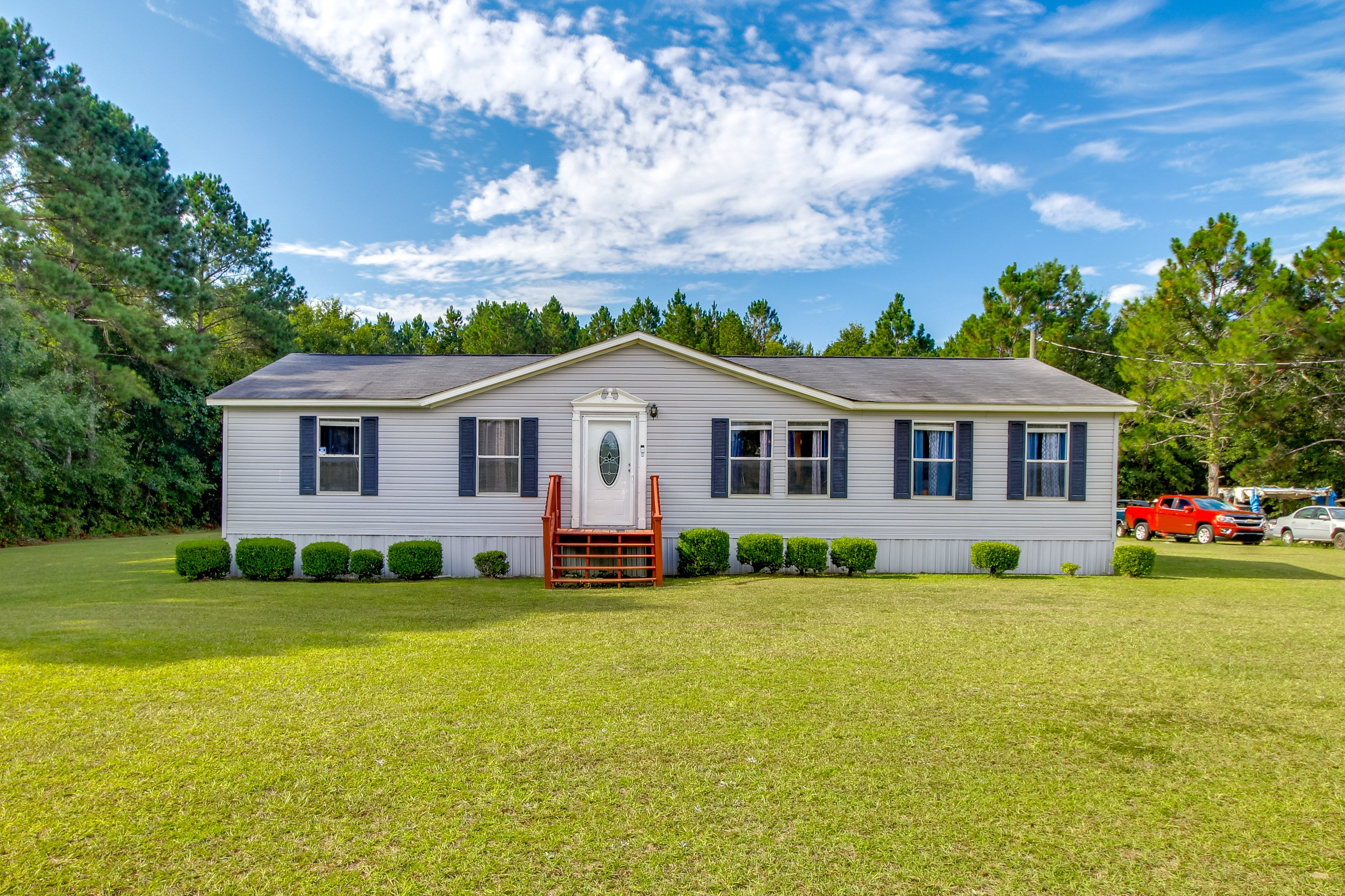 Albany Vacation Rental | 4BR | 2BA | 1,568 Sq Ft | 5 Steps to Enter