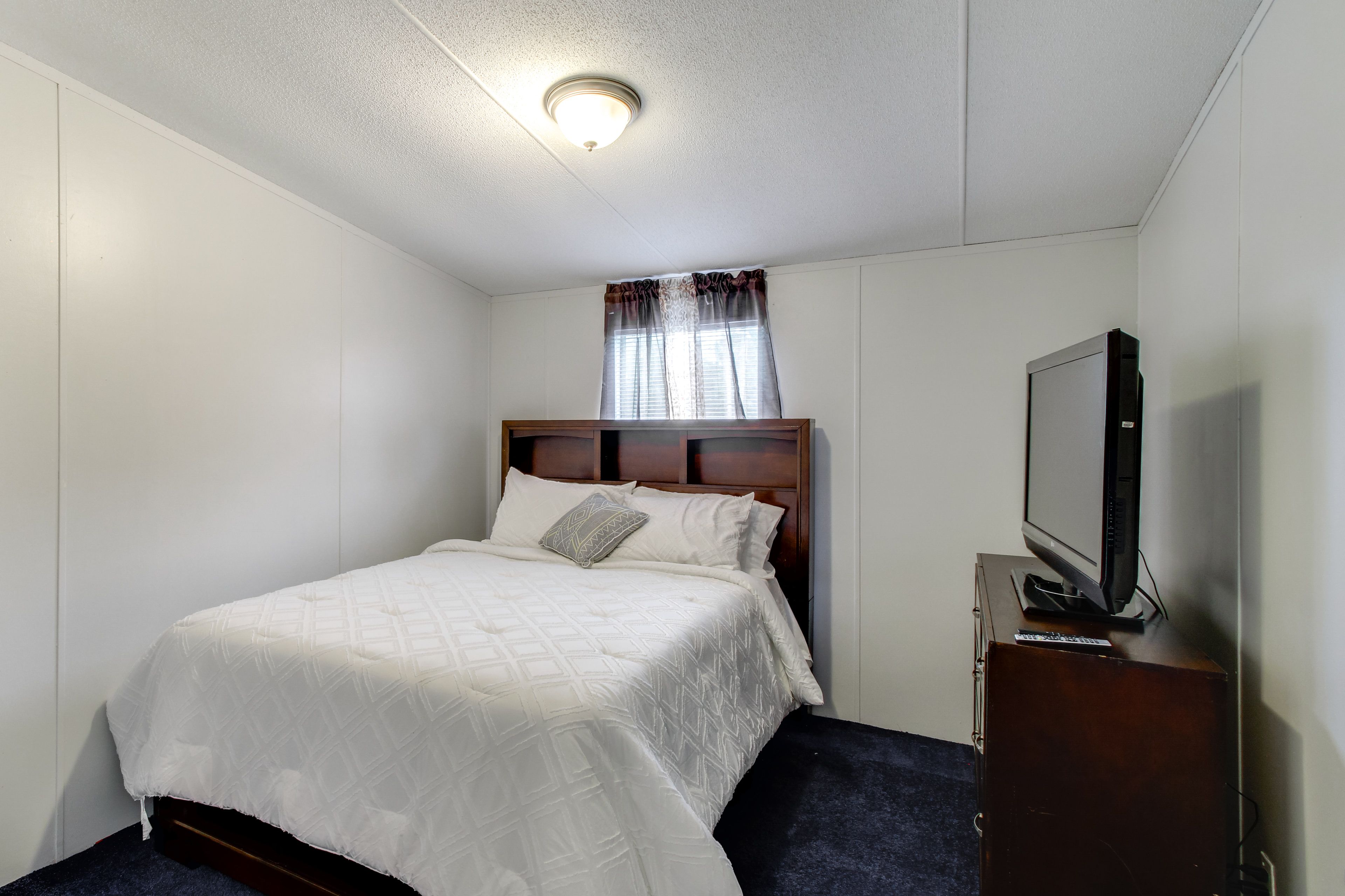 Bedroom 2 | Queen Bed | Linens Provided