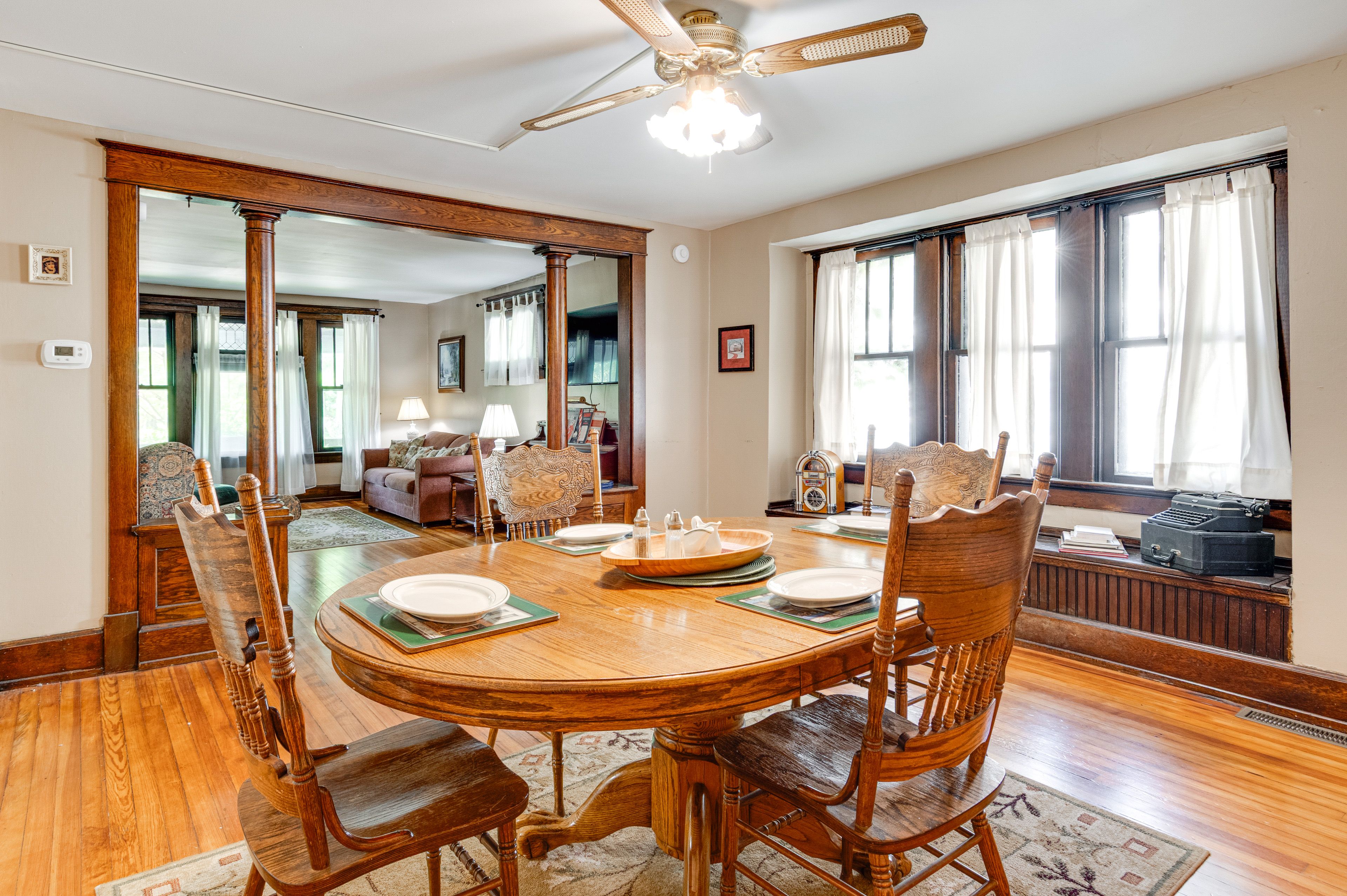 Dining Room | Dishware/Flatware
