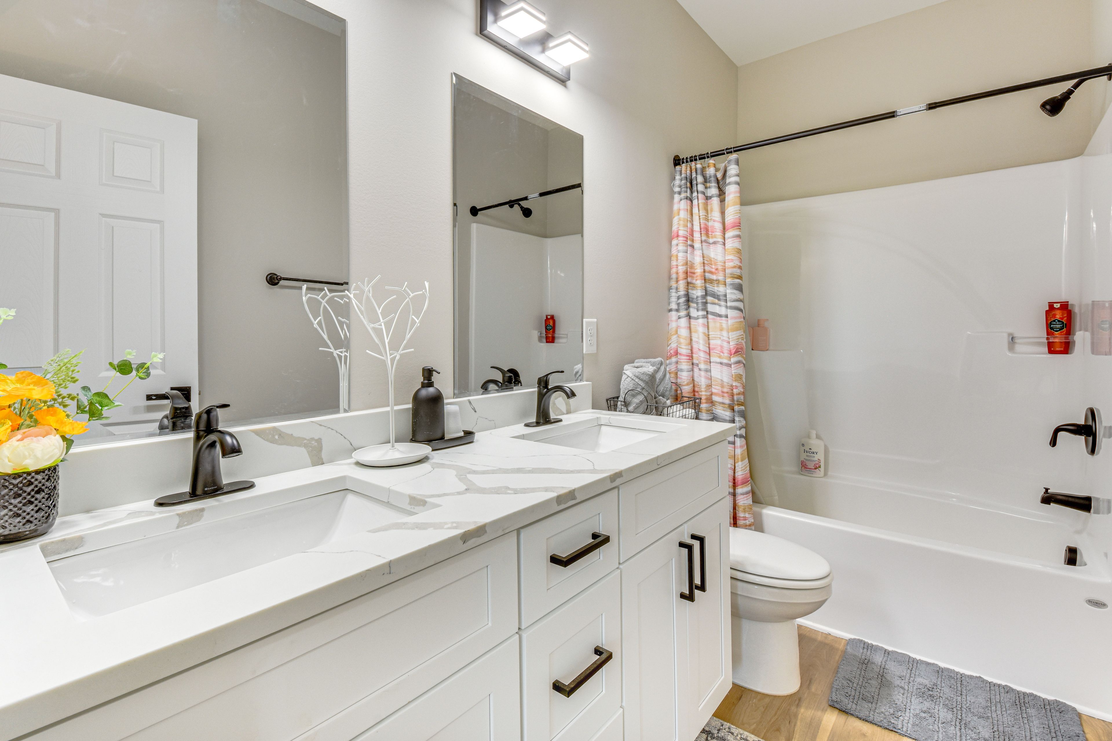 En-Suite Bathroom