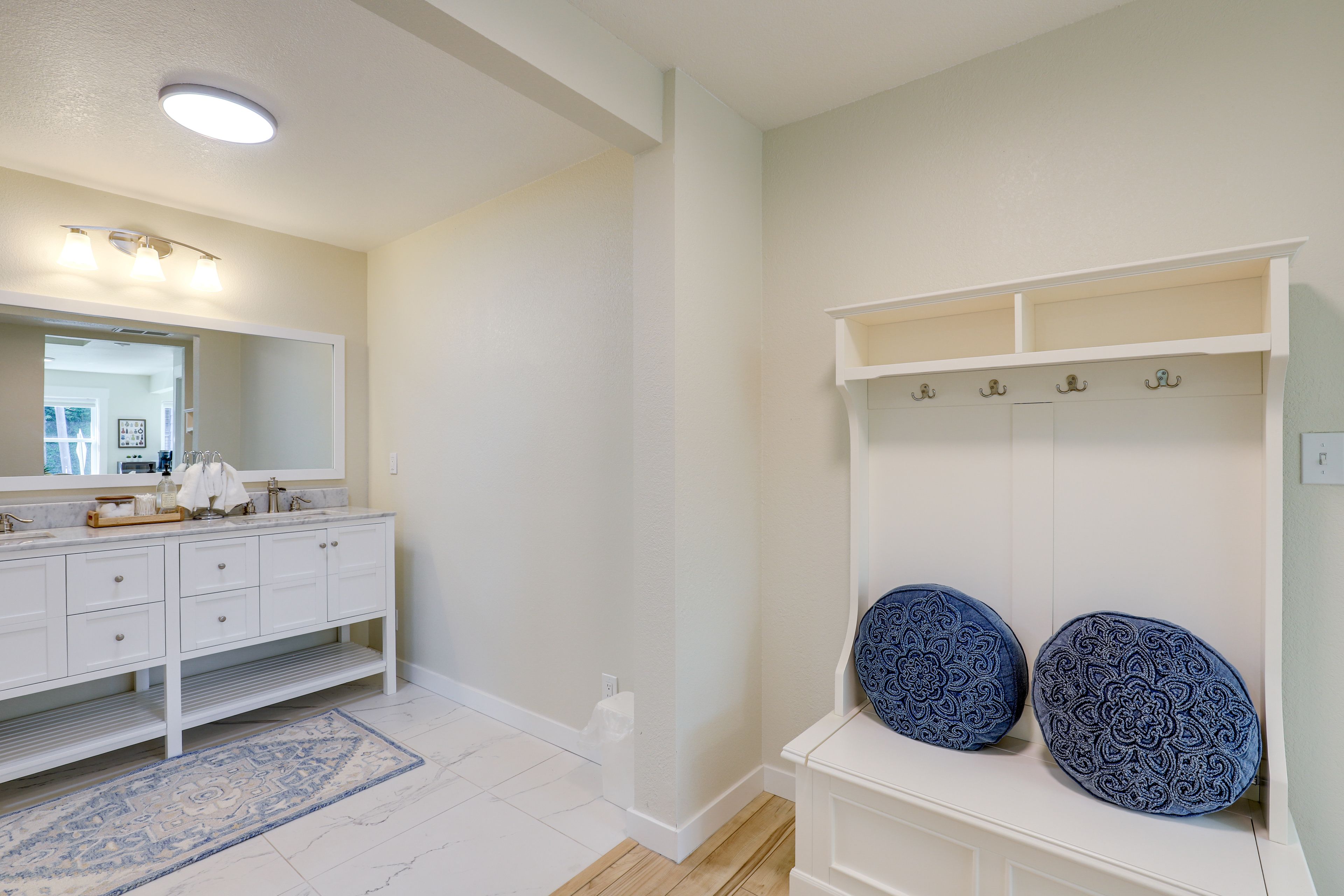 Bathroom | Towels Provided | Main Floor