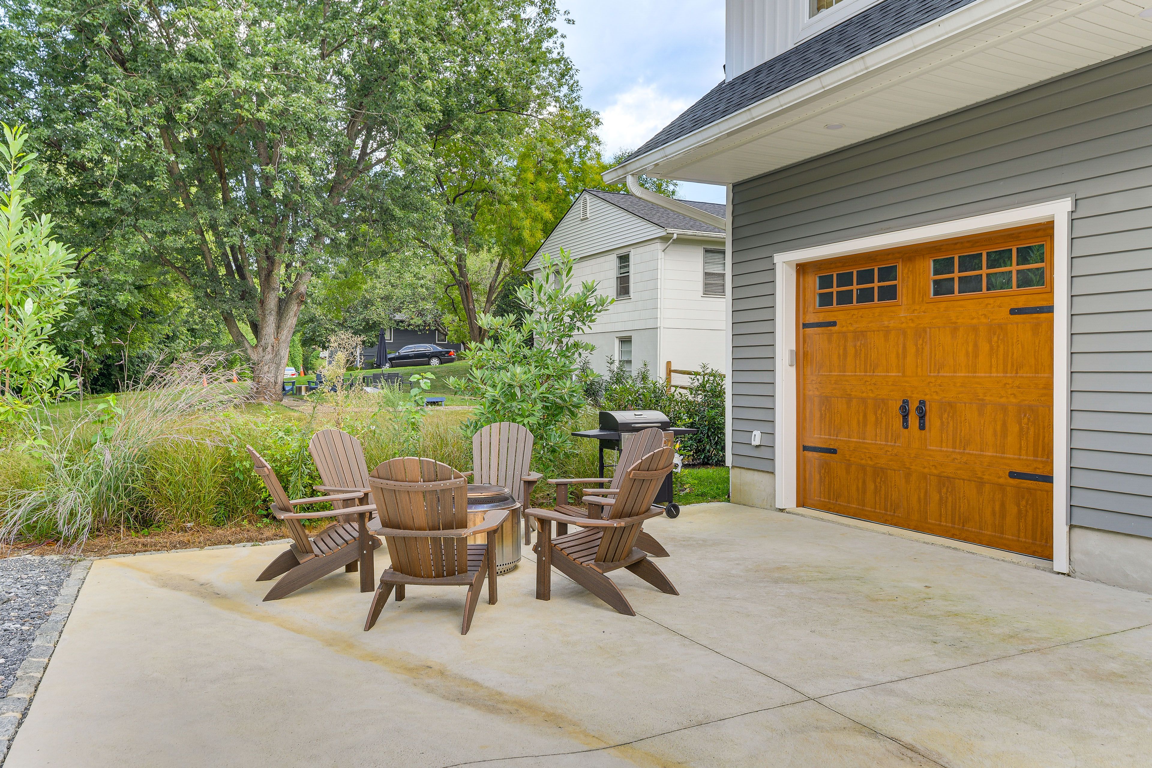 Outdoor Living Space | Fire Pit | Gas Grill