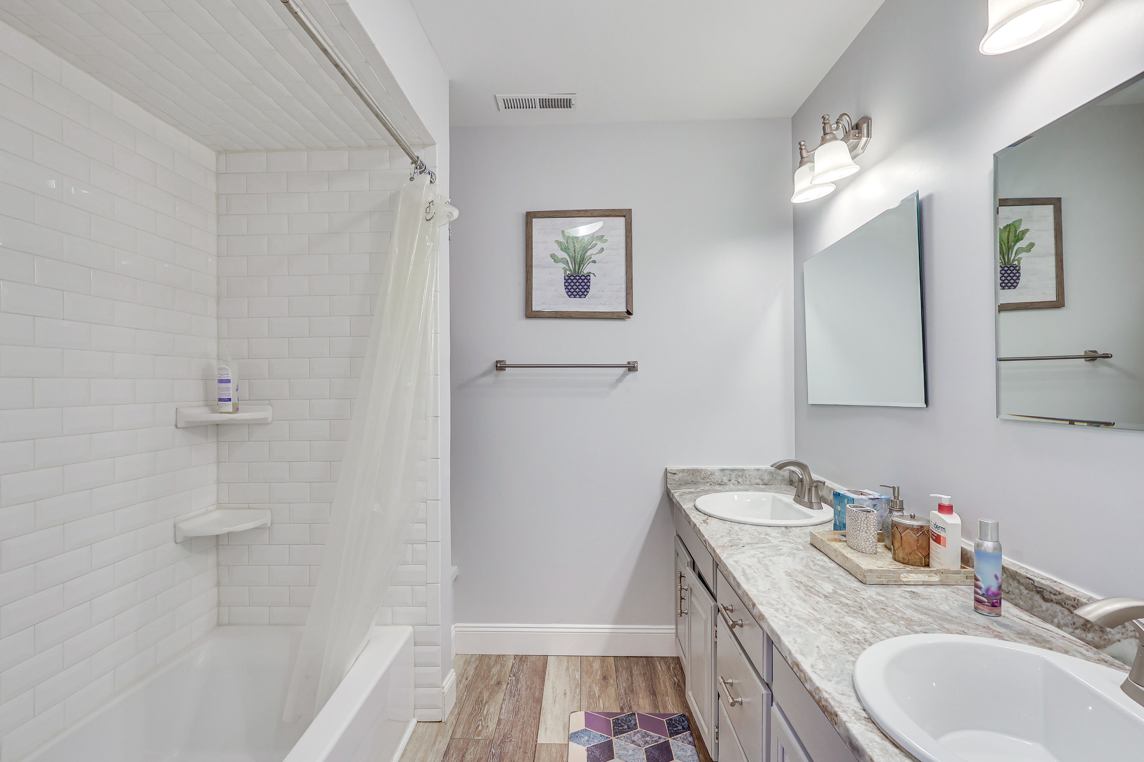 Full Bathroom | 2nd Floor