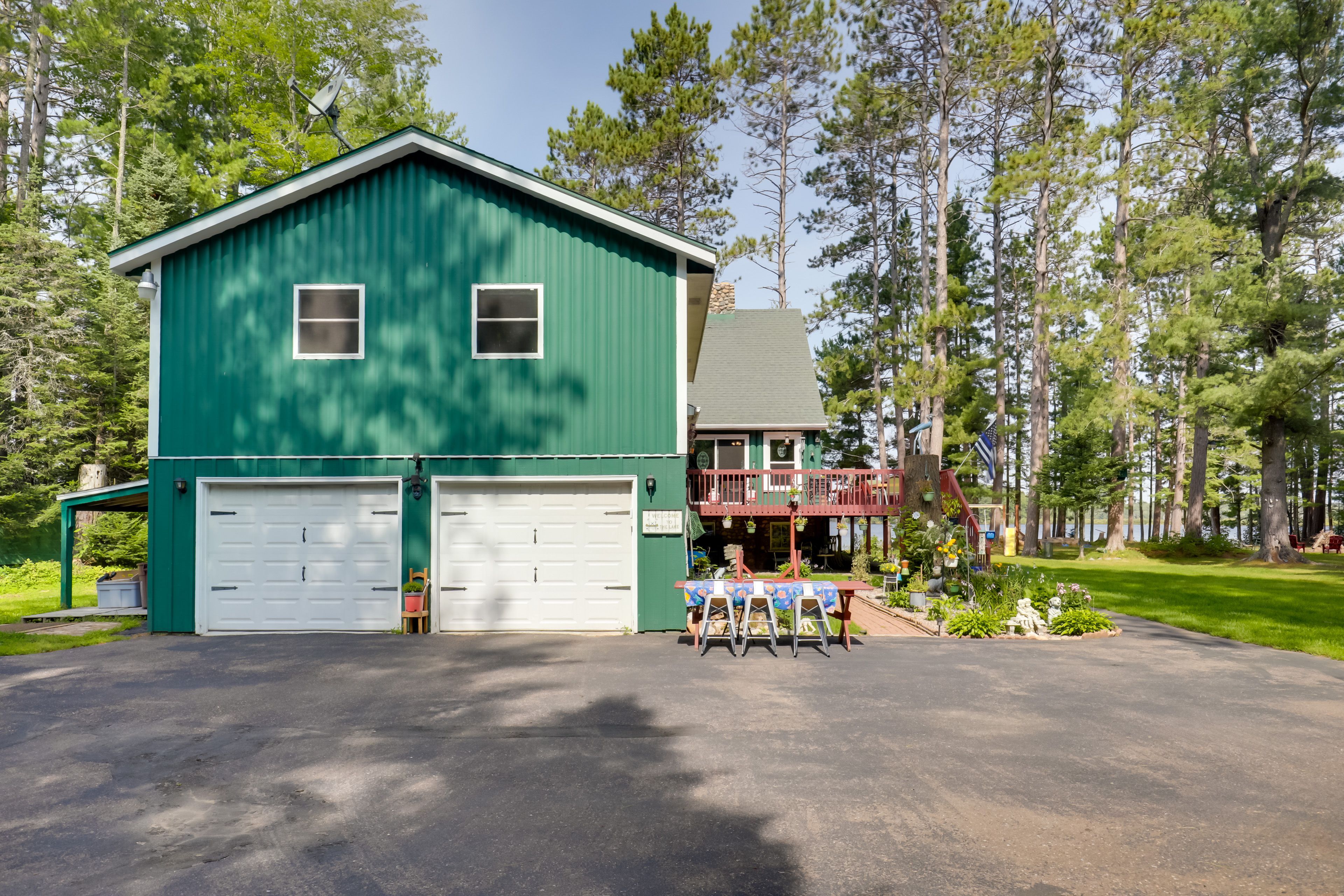 Parking | Driveway (5 Vehicles)
