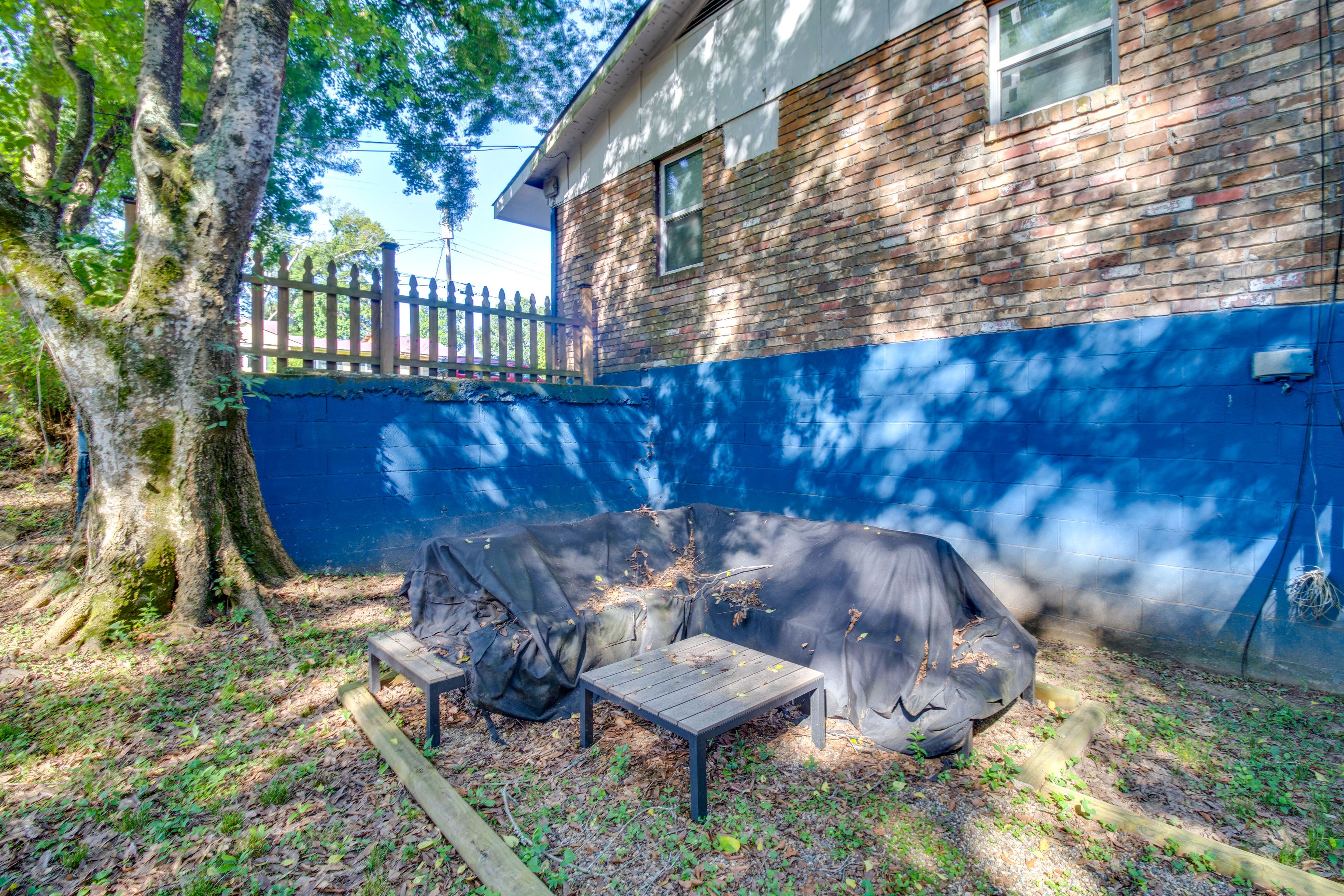 Yard | Outdoor Seating