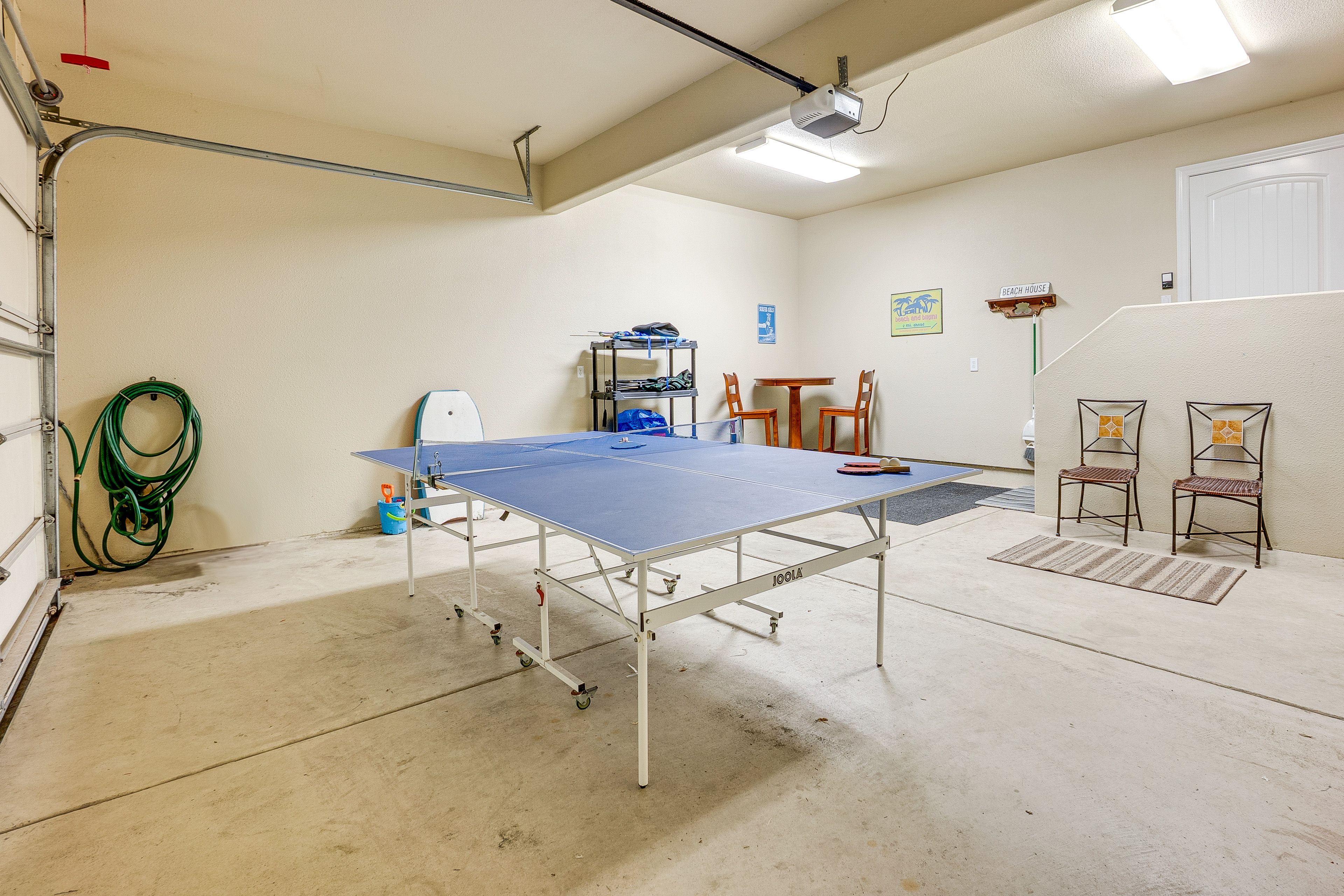 Garage | Ping-Pong Table | Beach Gear Provided