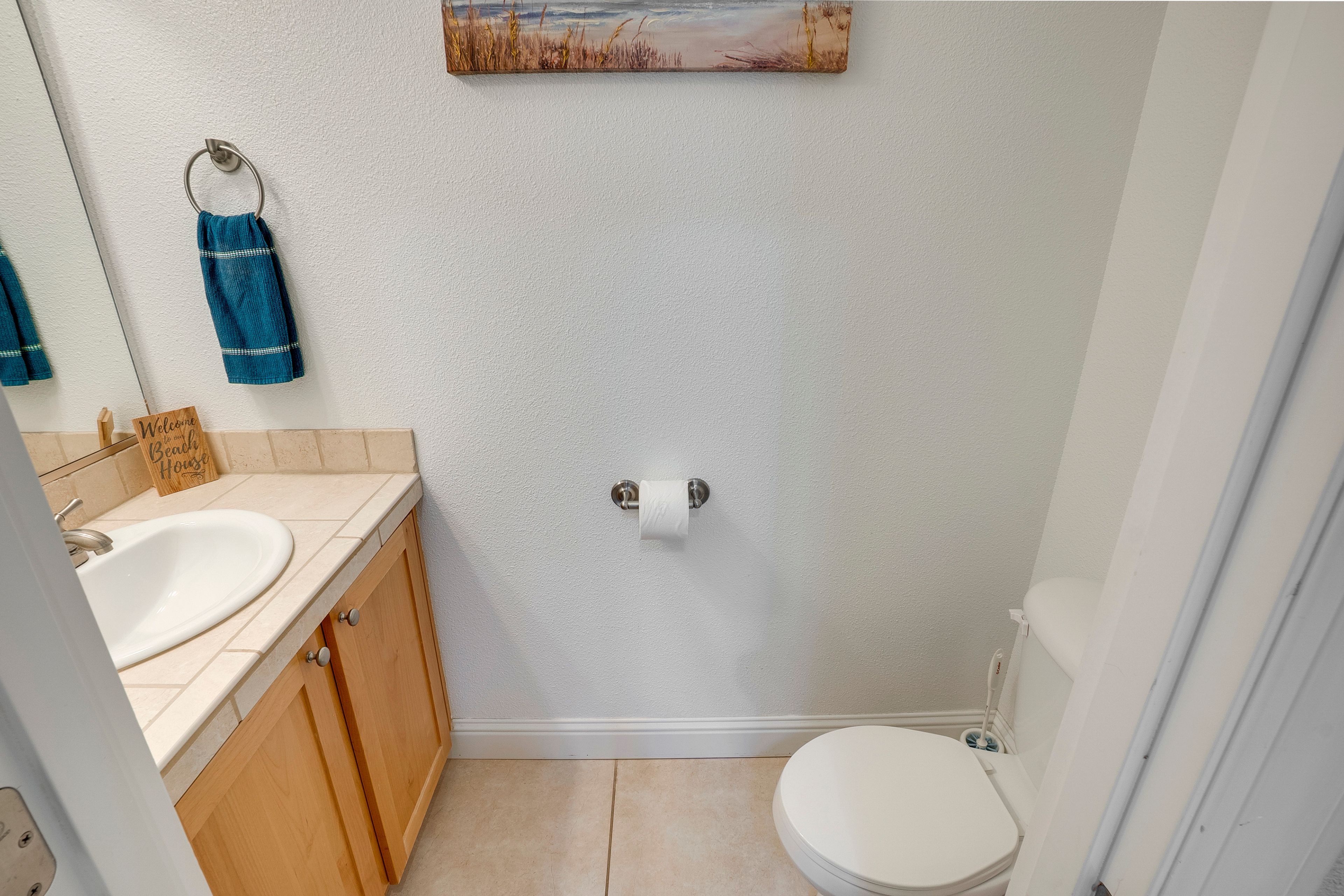 Half Bathroom | 2nd Floor