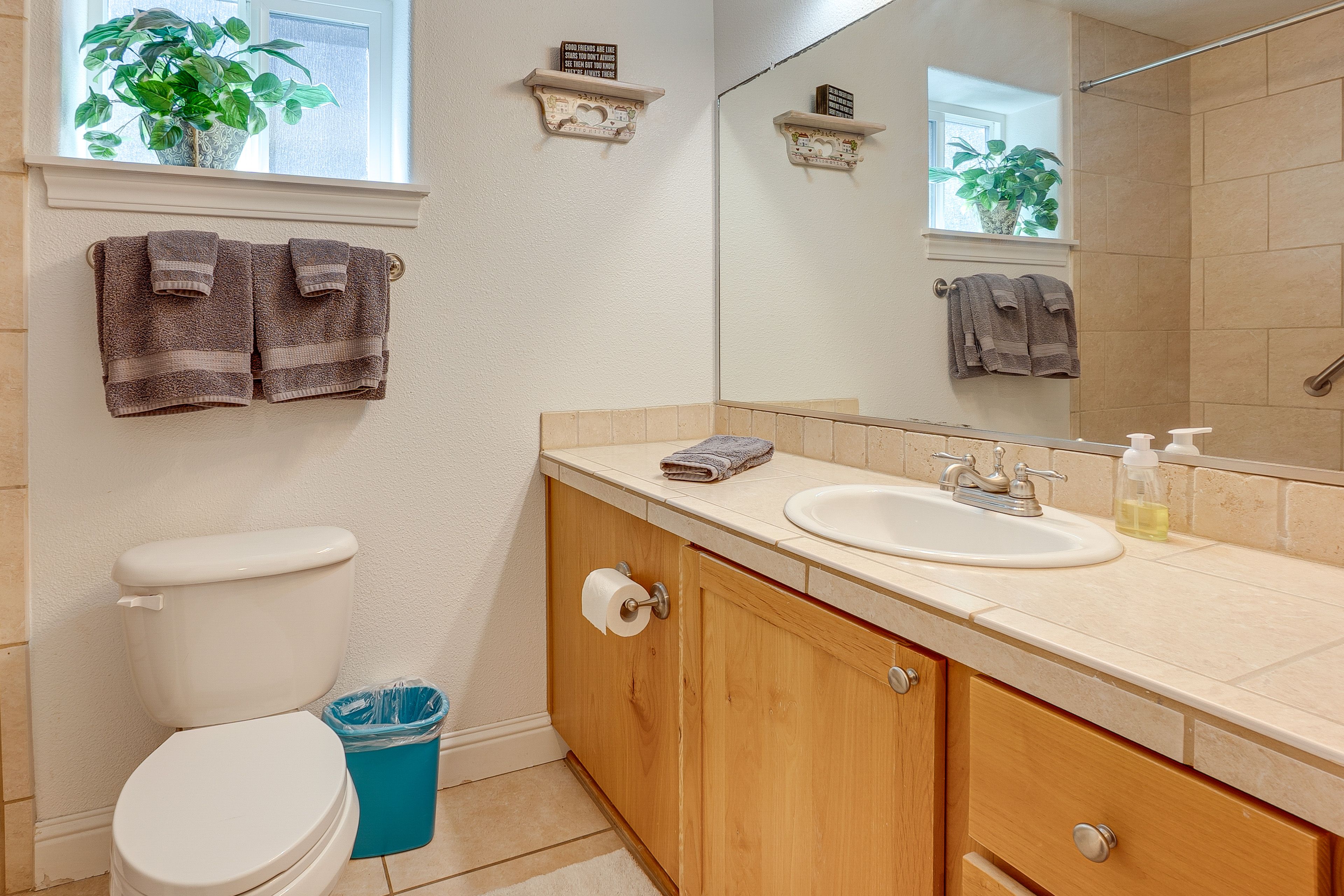 Full Bathroom | 1st Floor