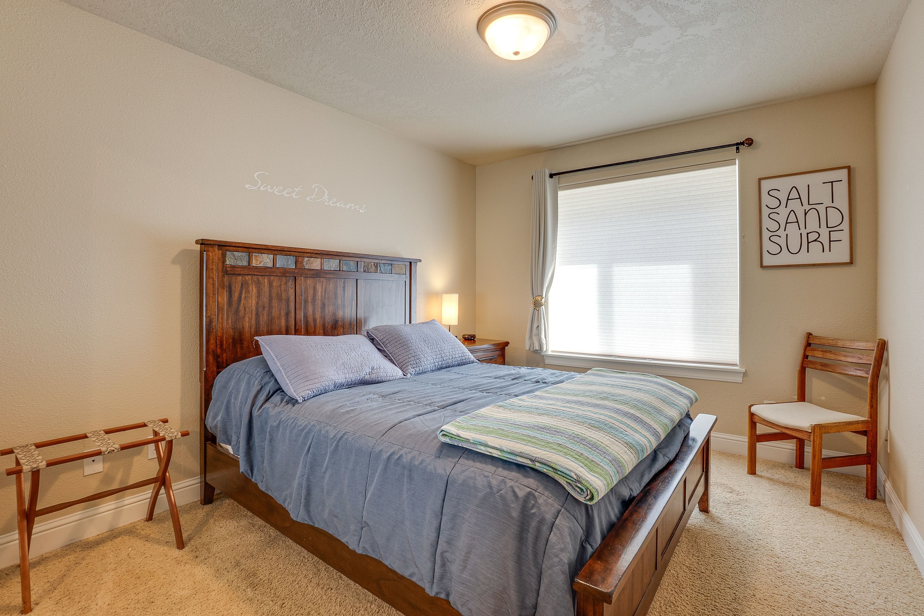 Bedroom 2 | 1st Floor | Queen Bed