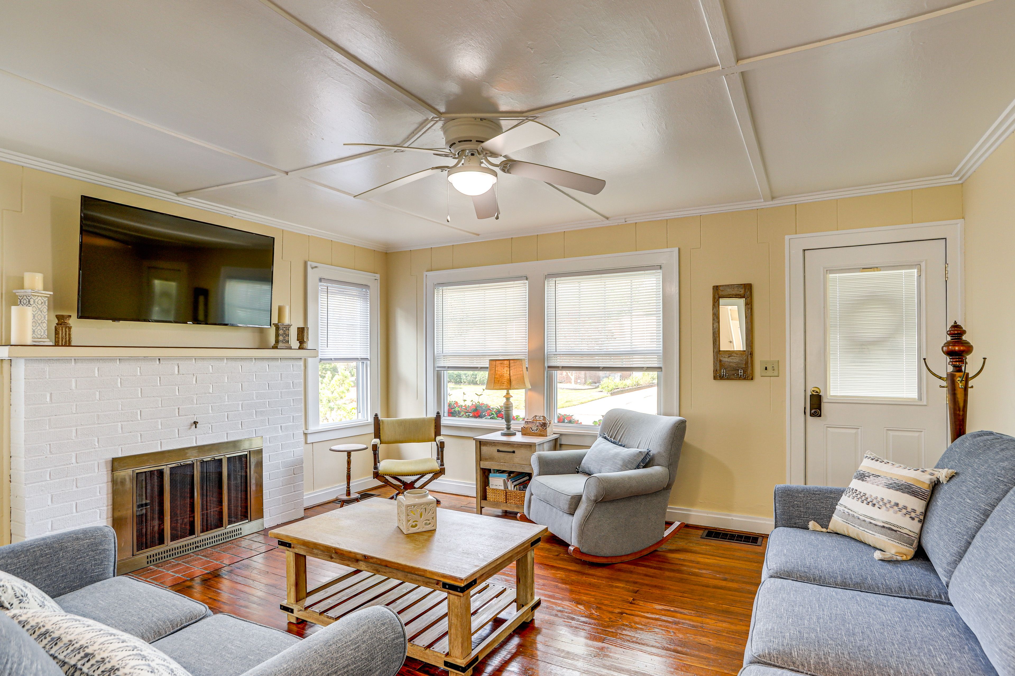 Living Room | Fireplace | Central A/C & Heating