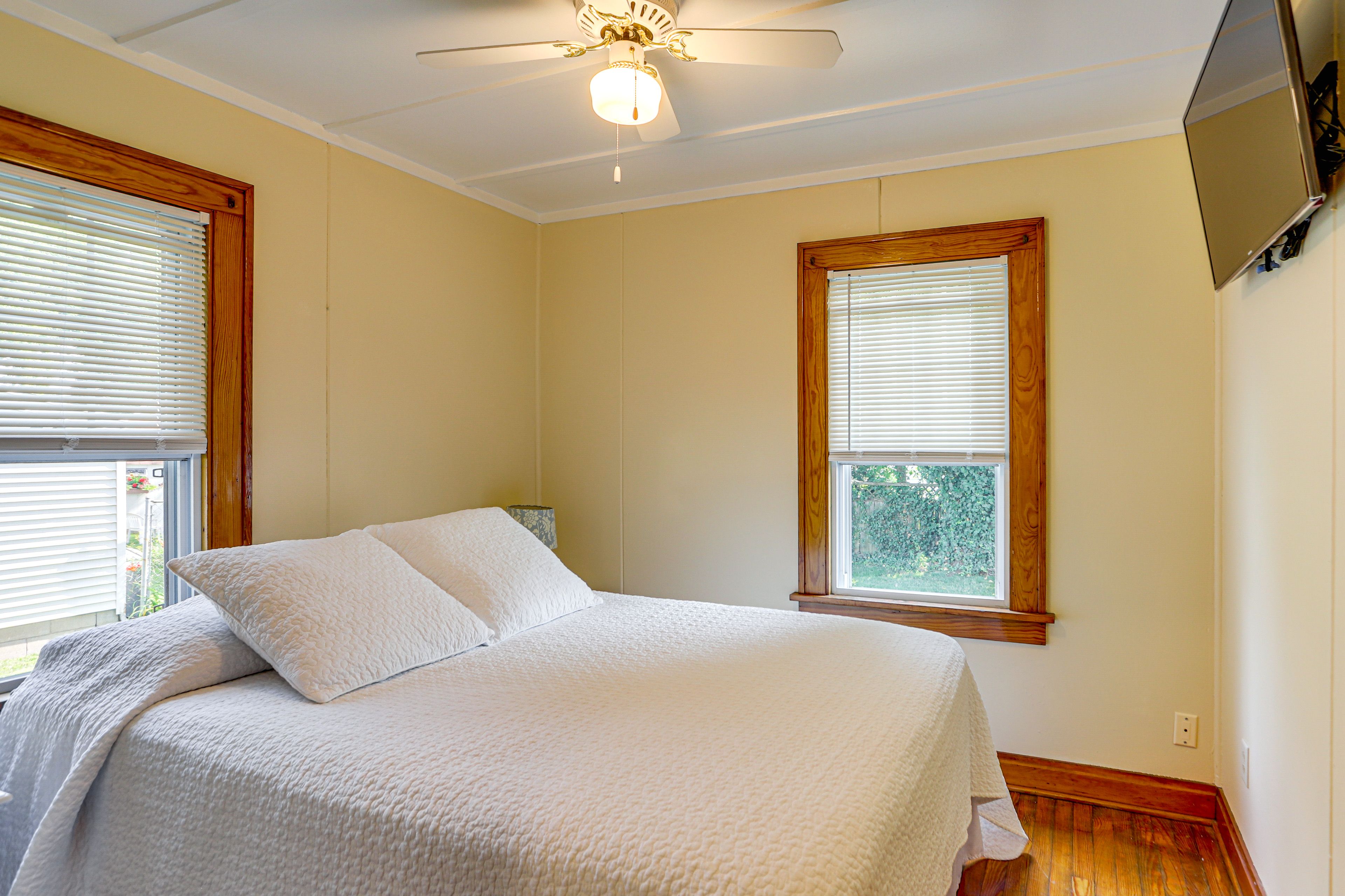 Bedroom 1 | Queen Bed | Linens Provided