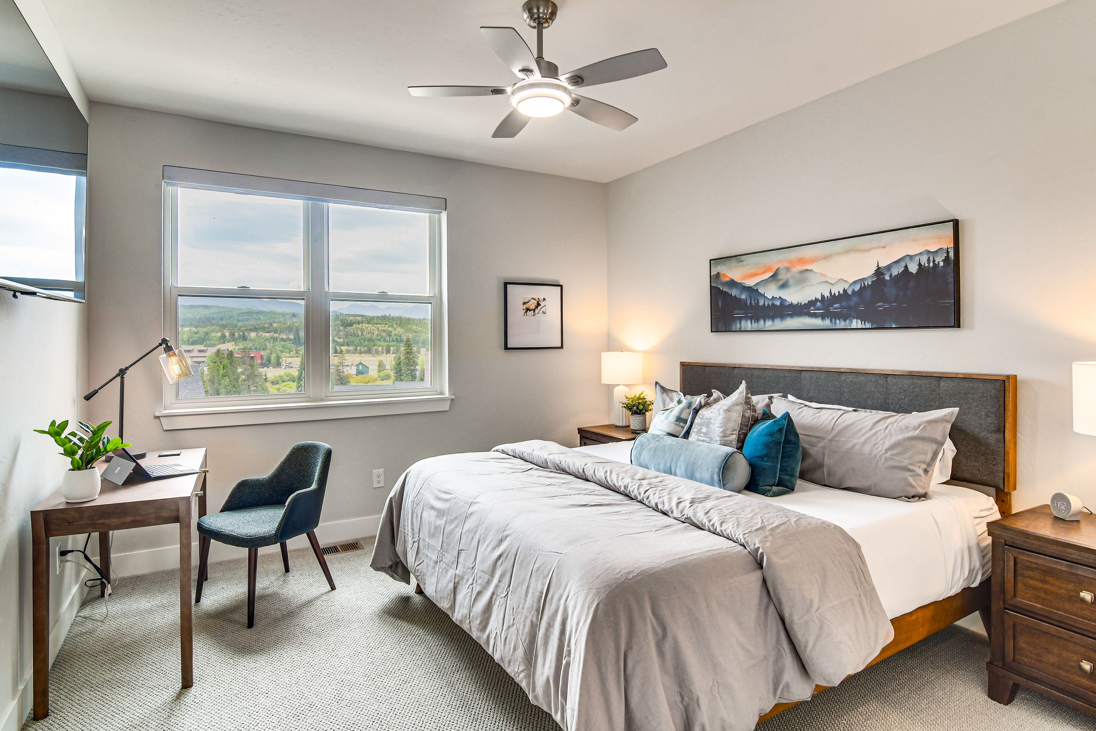 Bedroom 2 | King Bed | Smart TV | 3rd Floor