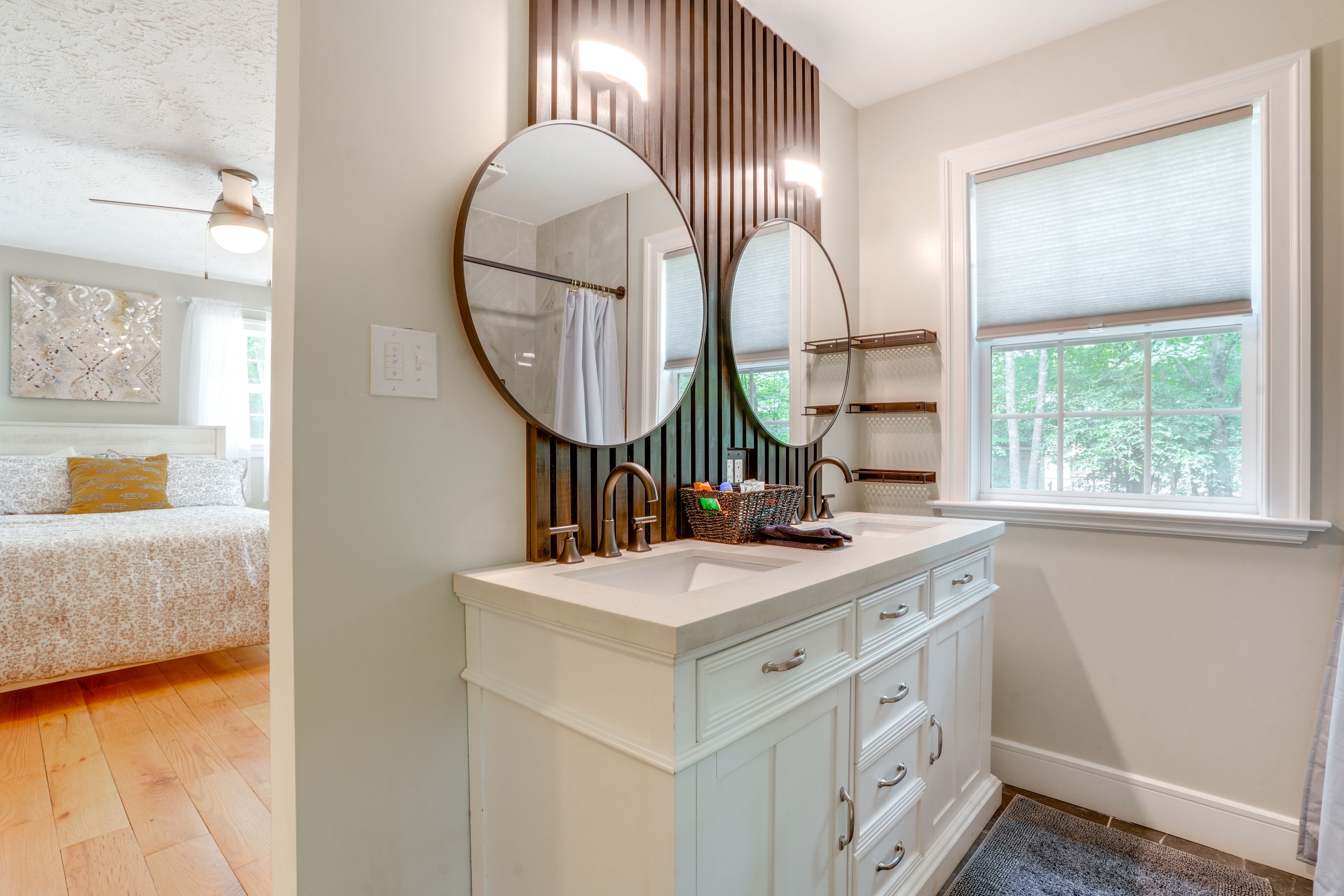 En-Suite Bathroom | 1st Floor