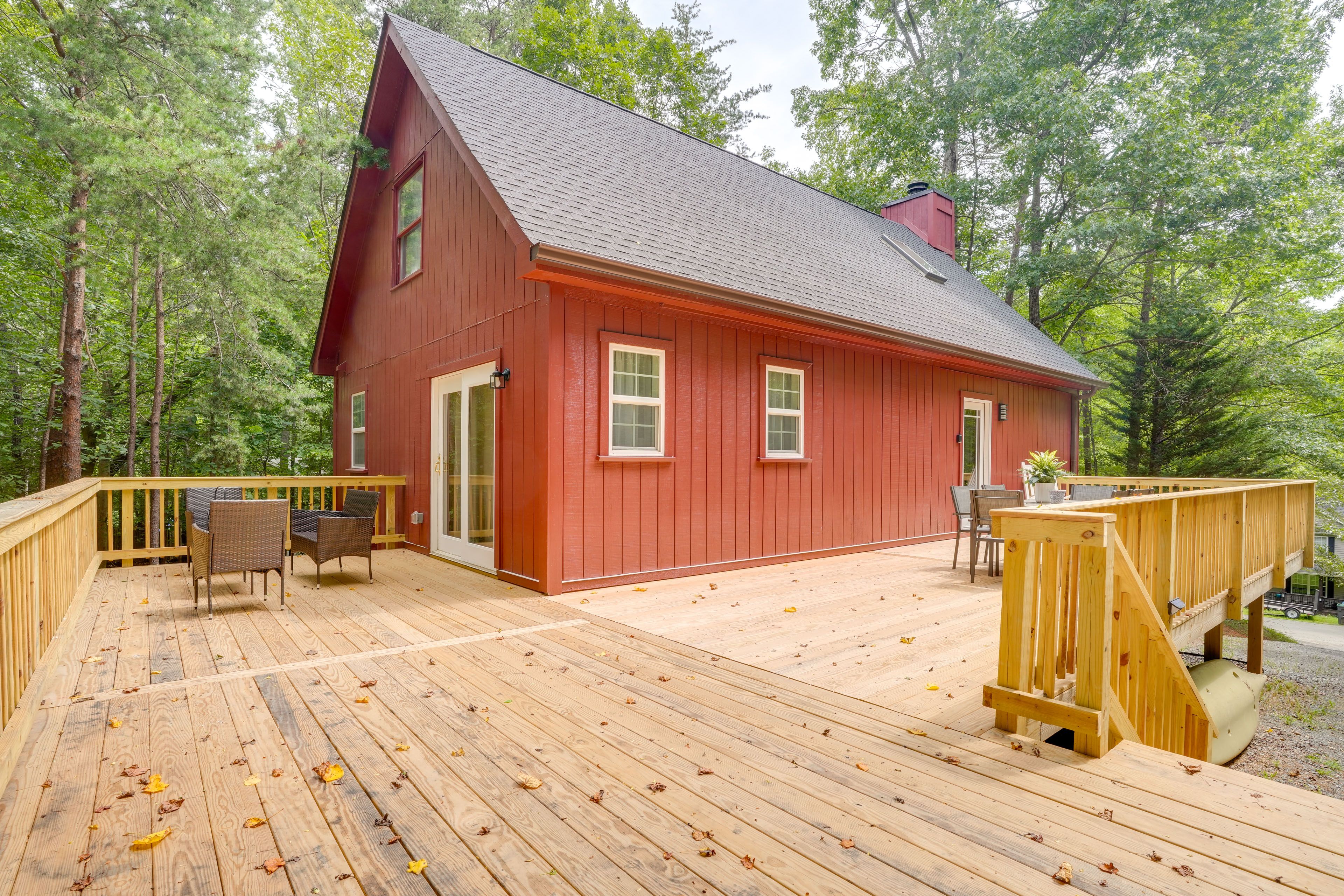 Palmyra Vacation Rental | 1BR | 1.5BA | Steps Required | 965 Sq Ft