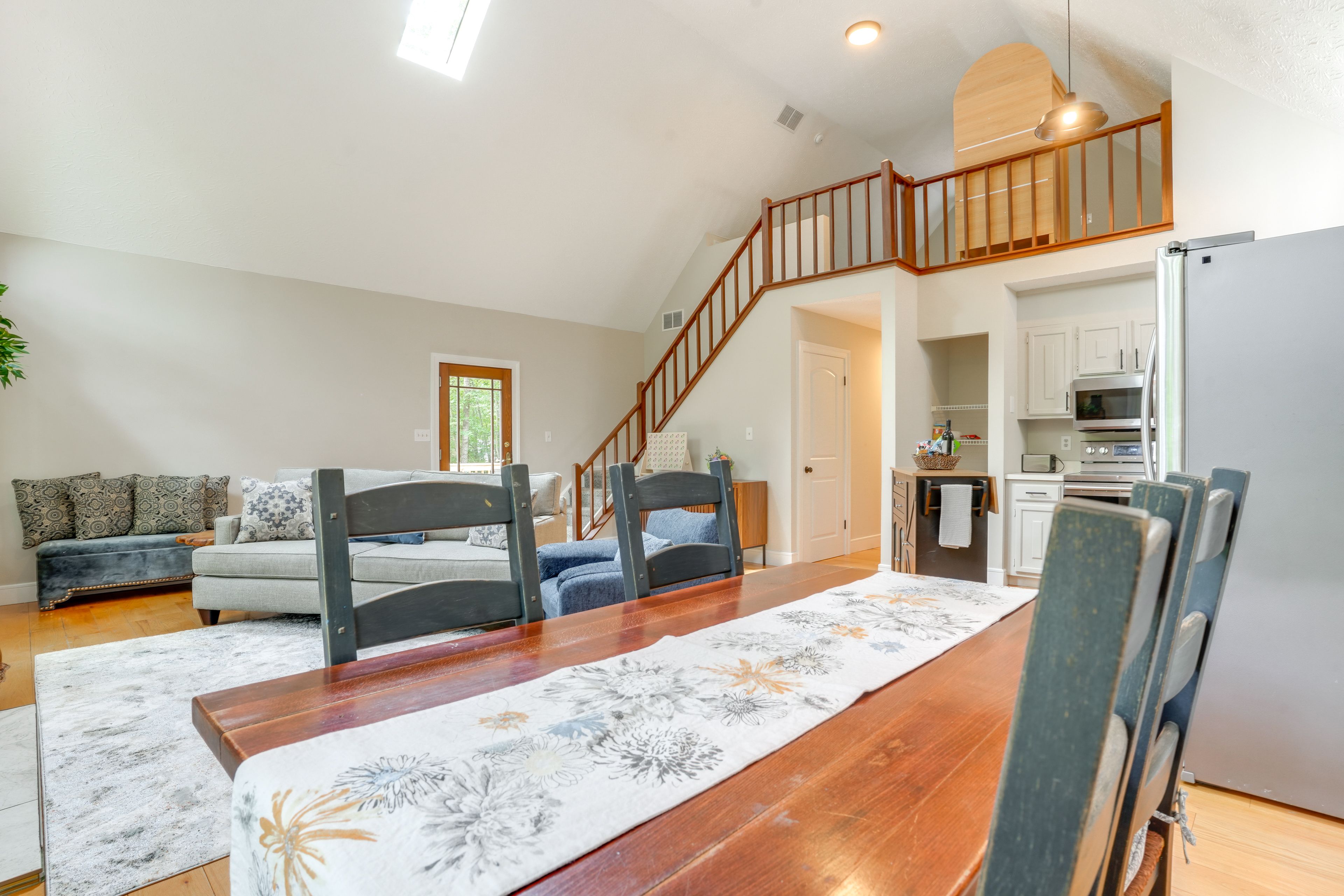 Dining Table | Dishware & Flatware | 1st Floor