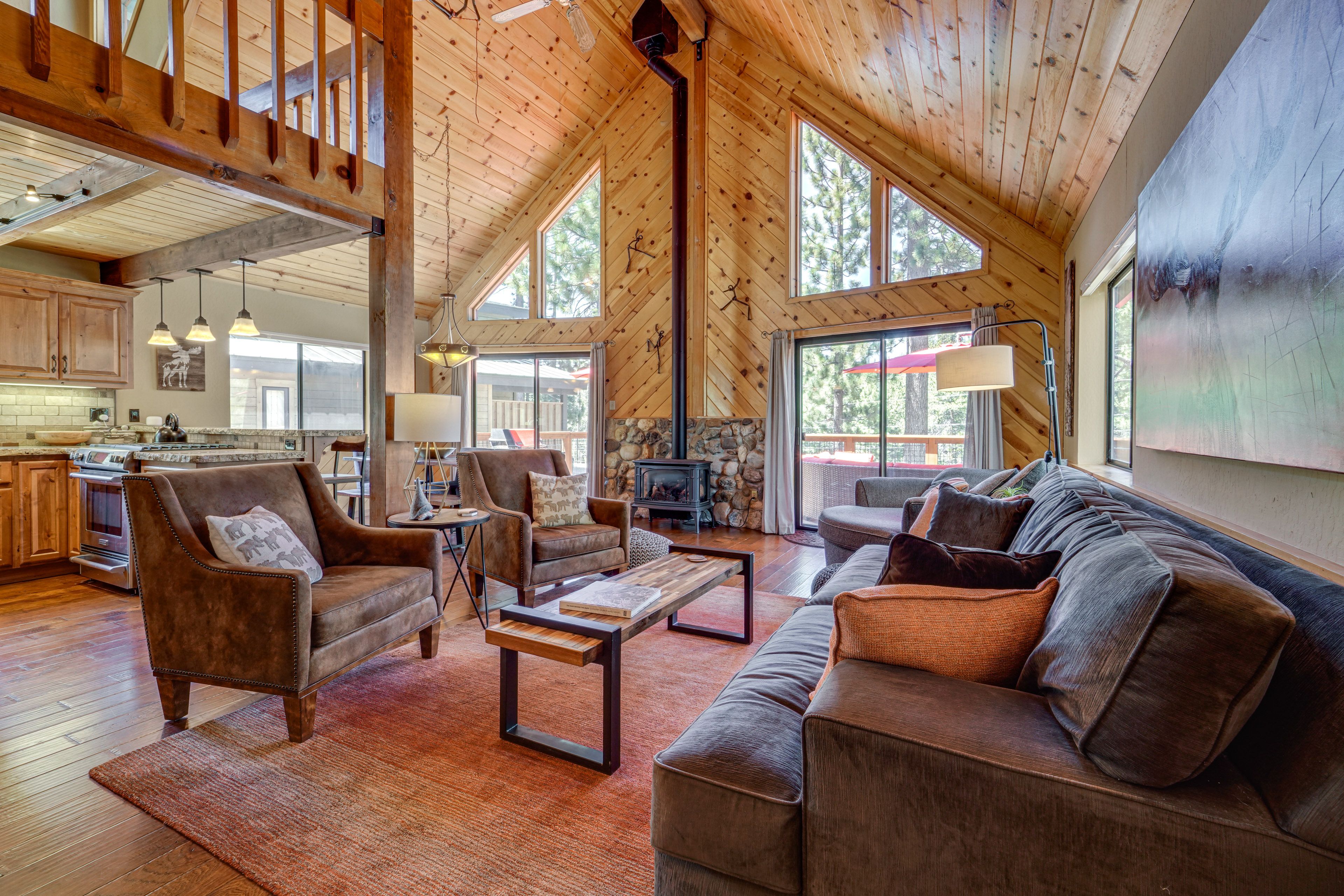 Living Room | Gas Fireplace | Free WiFi | 1st Floor