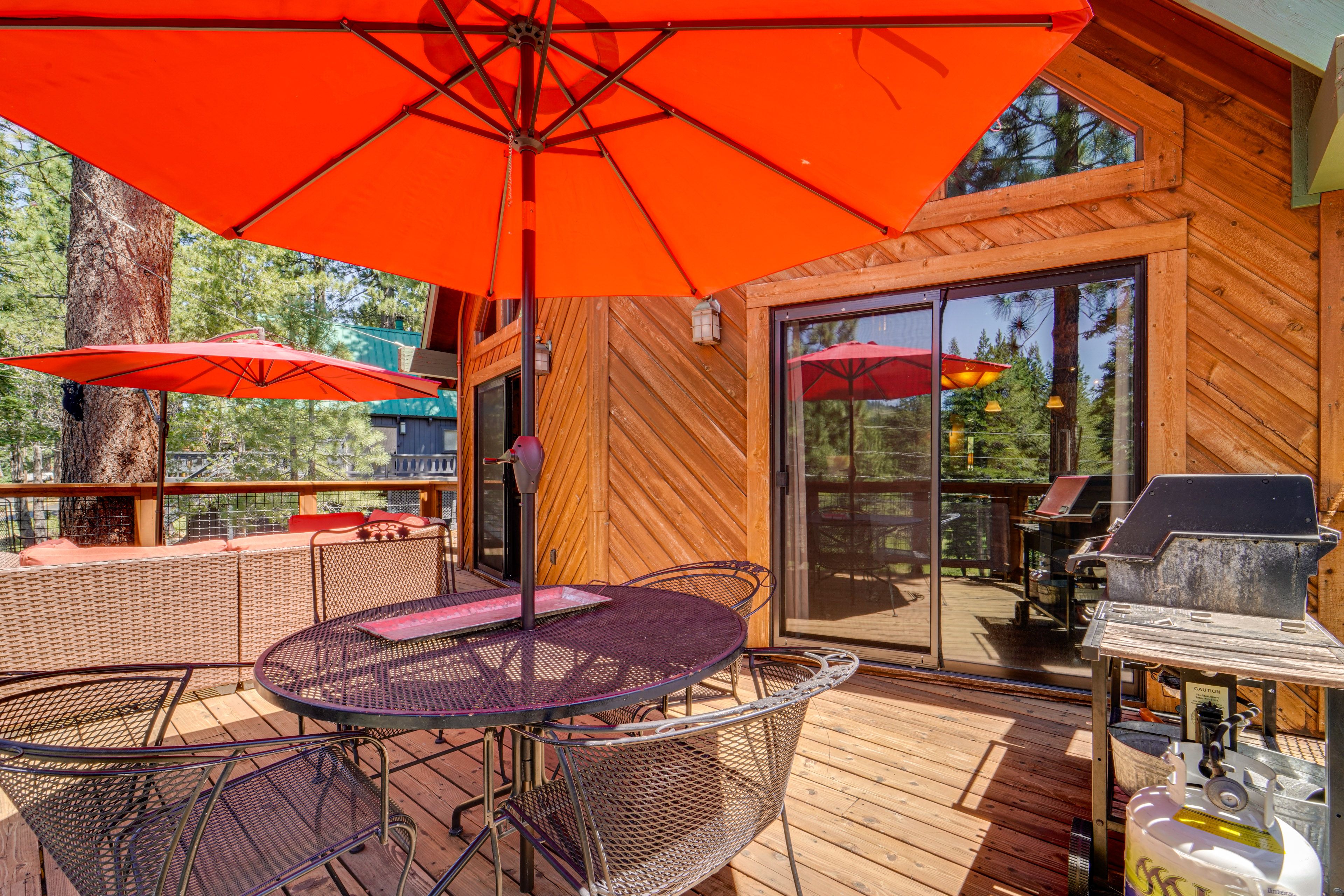 Private Deck | Gas Grill | Outdoor Dining
