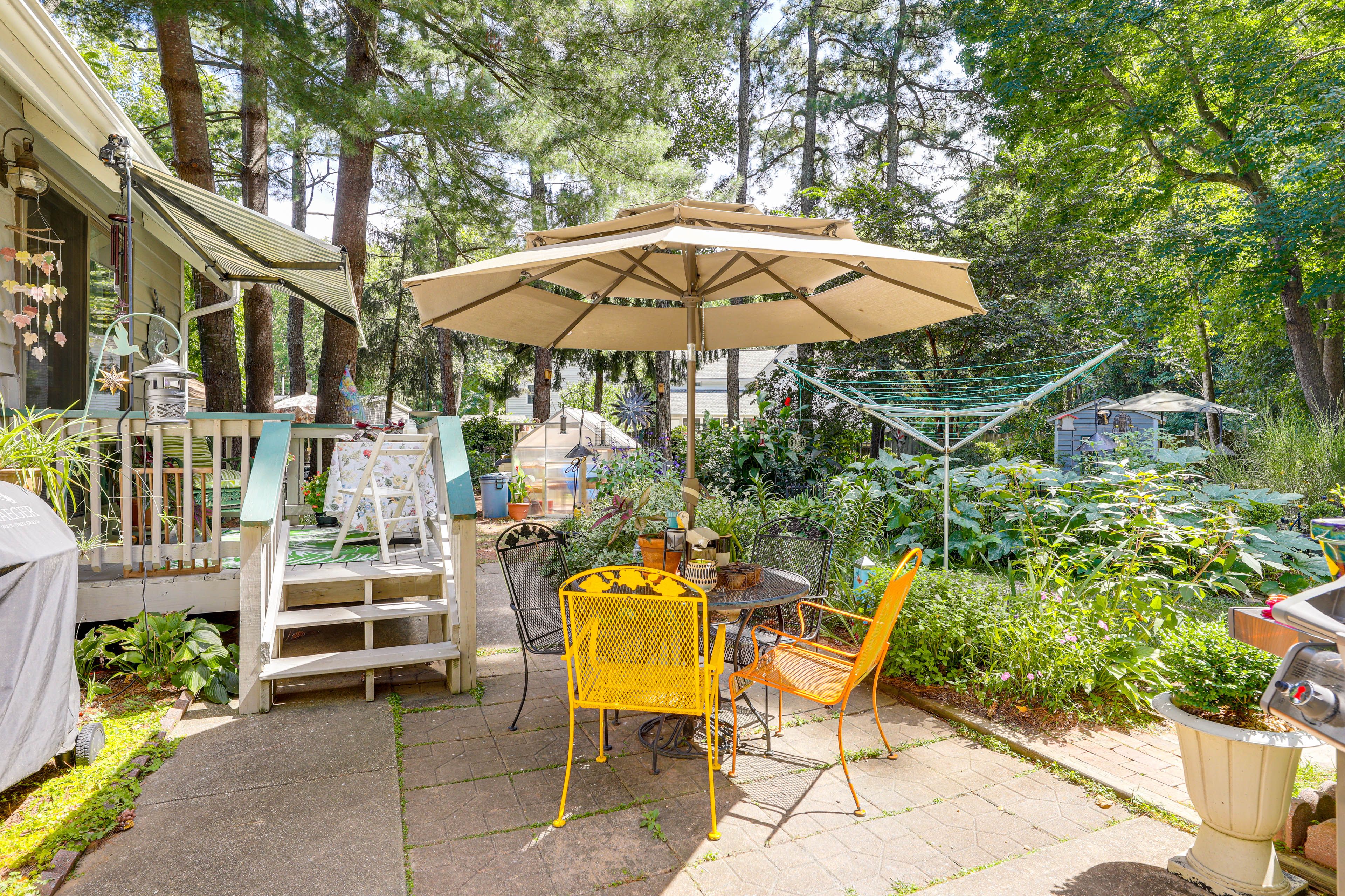 Shared Outdoor Space | Tea Garden | Hammocks | Gas Grill