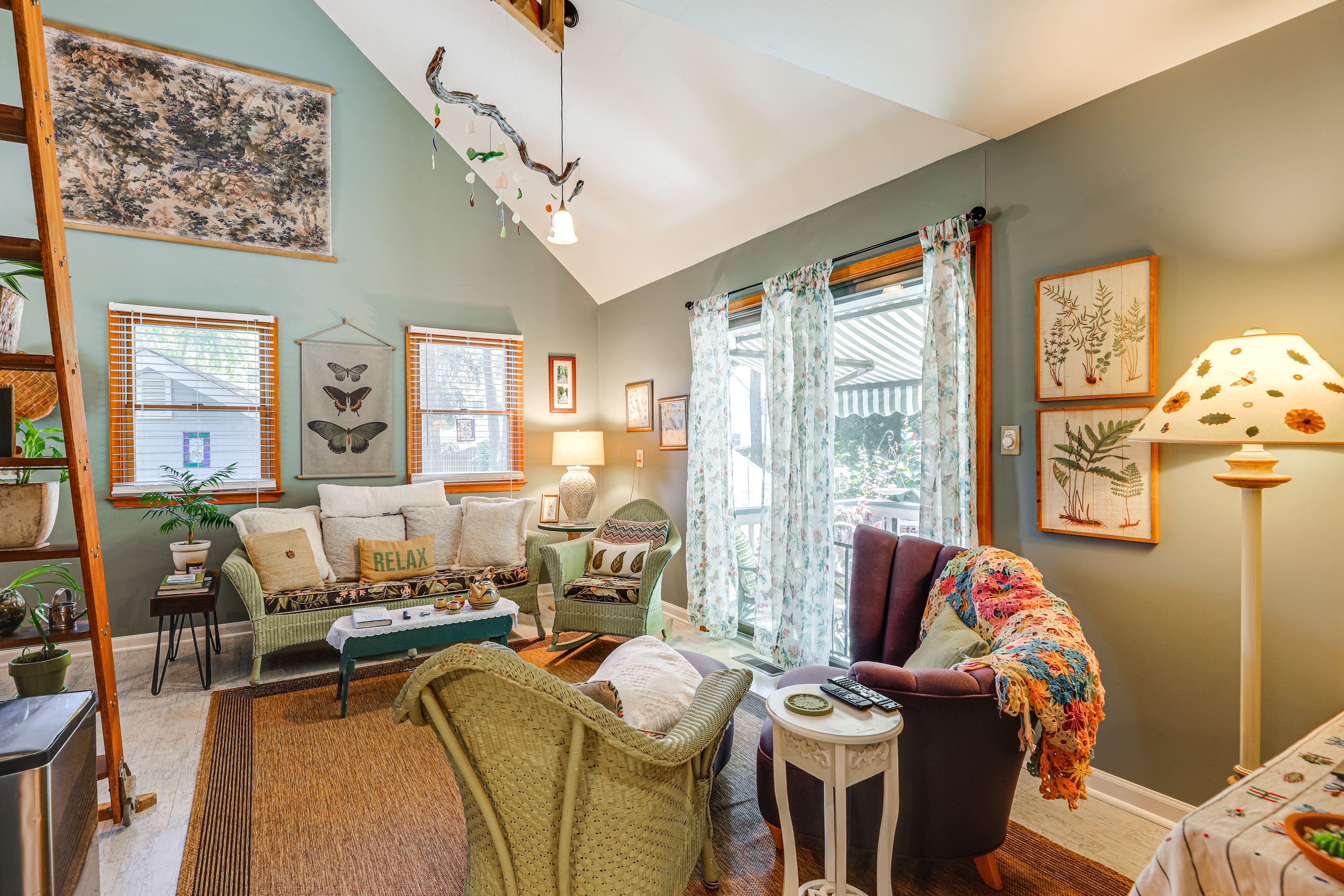 Lewes Vacation Rental | 1BR | 1BA | 900 Sq Ft | 5 Steps to Enter