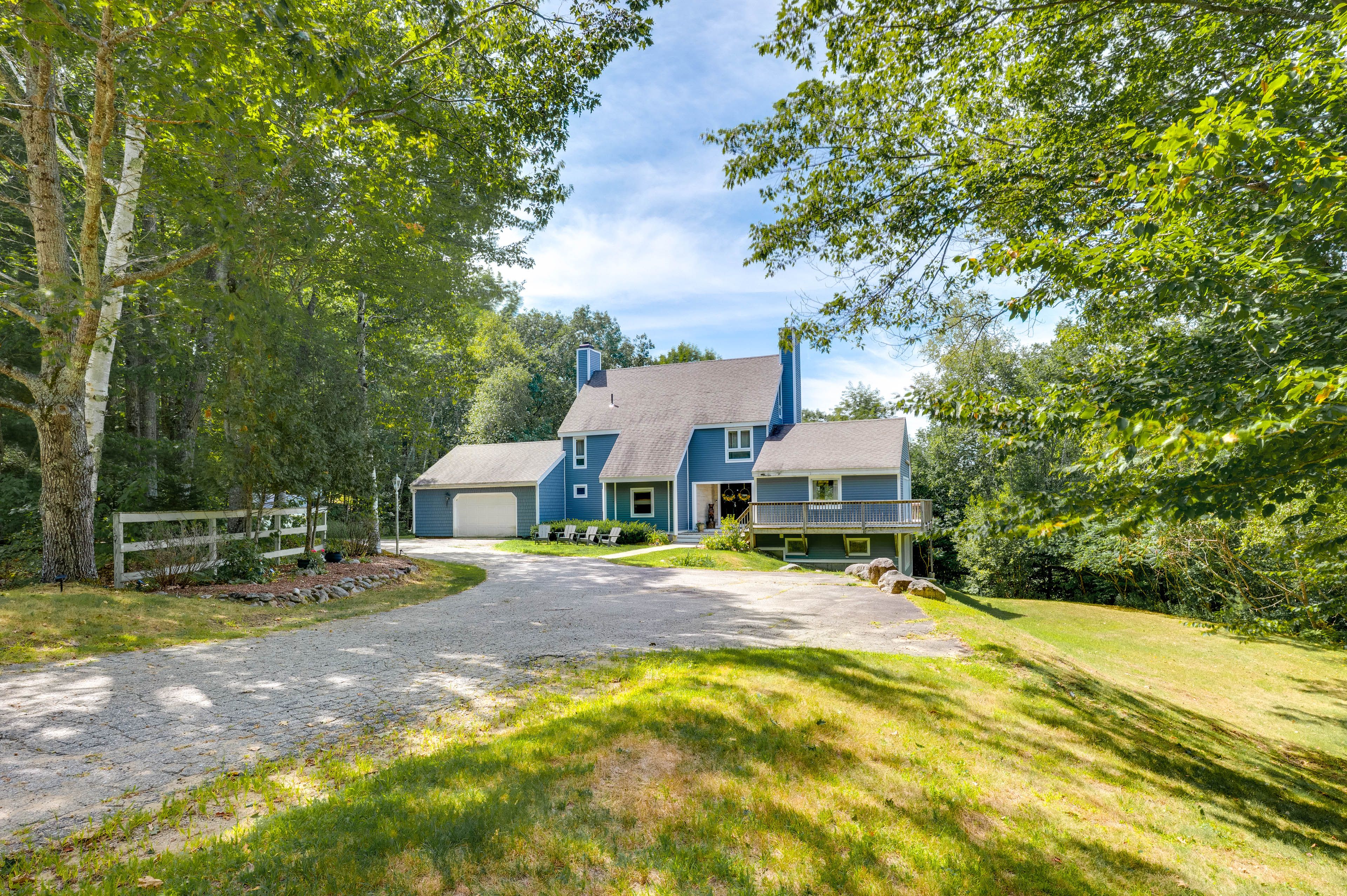 Exterior | Parking | Driveway (4 Vehicles)