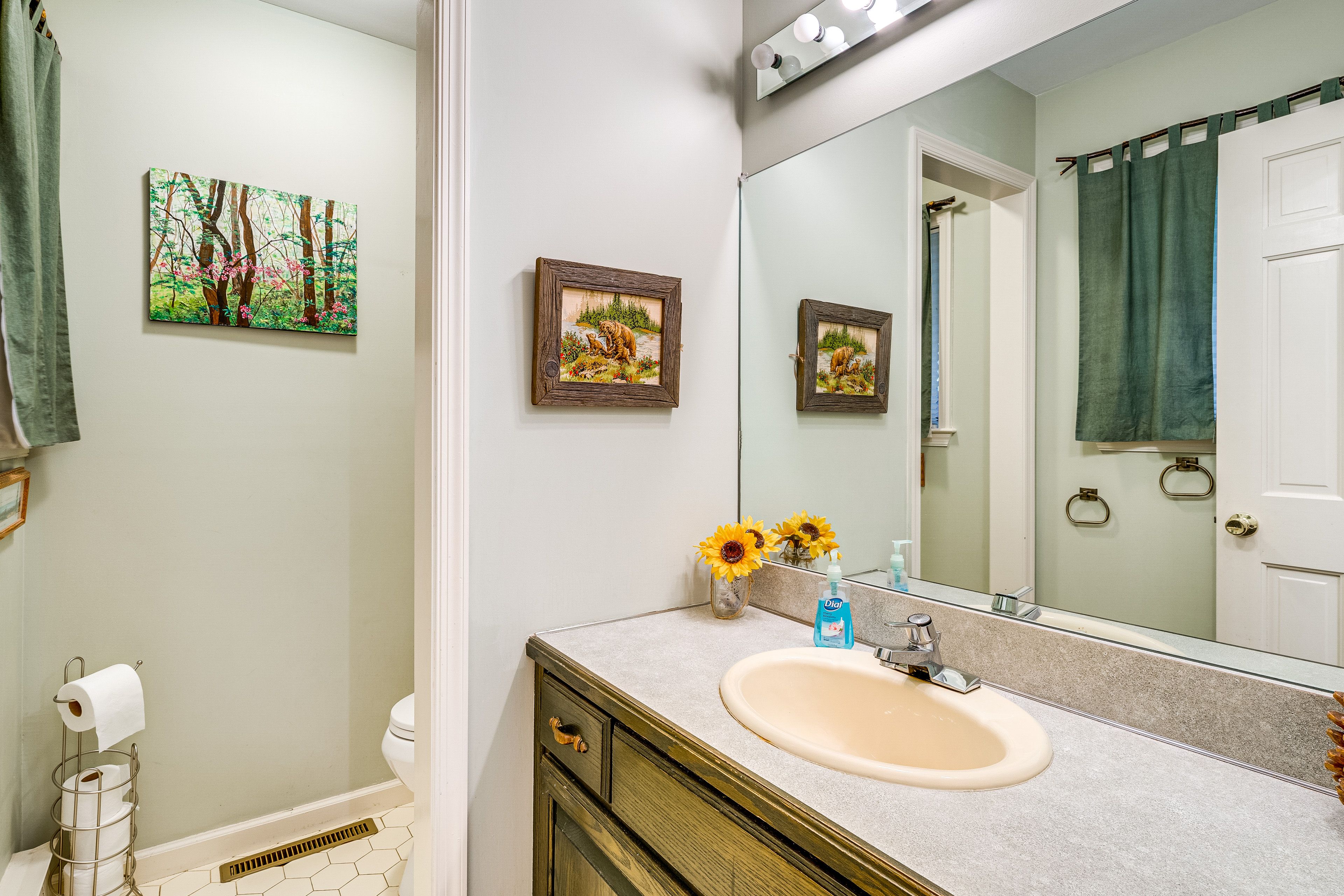 Half Bathroom | 1st Floor