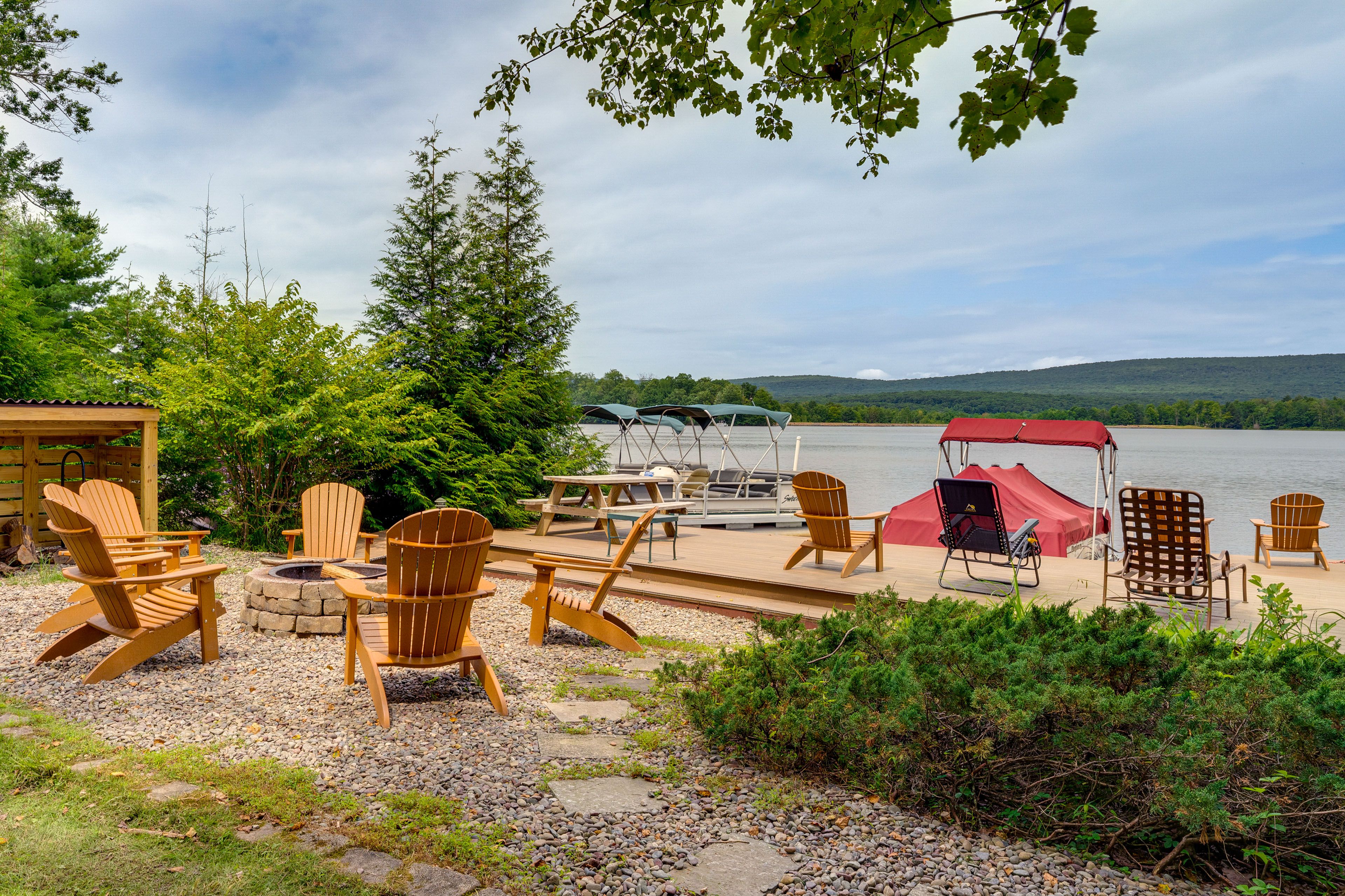 Waterfront Deck | Fire Pit | Kayaks | Canoes