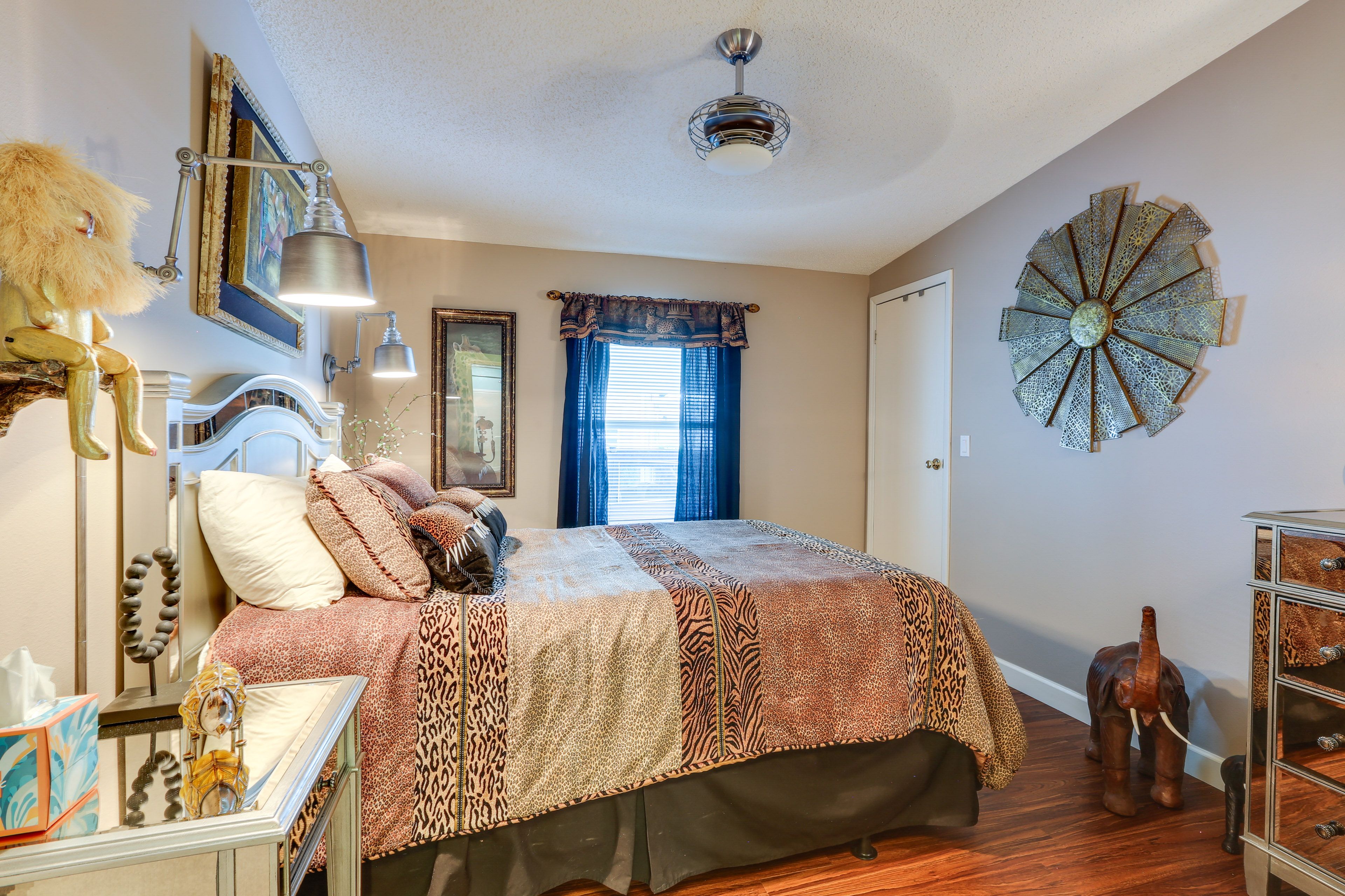 Bedroom 2 | Queen Bed