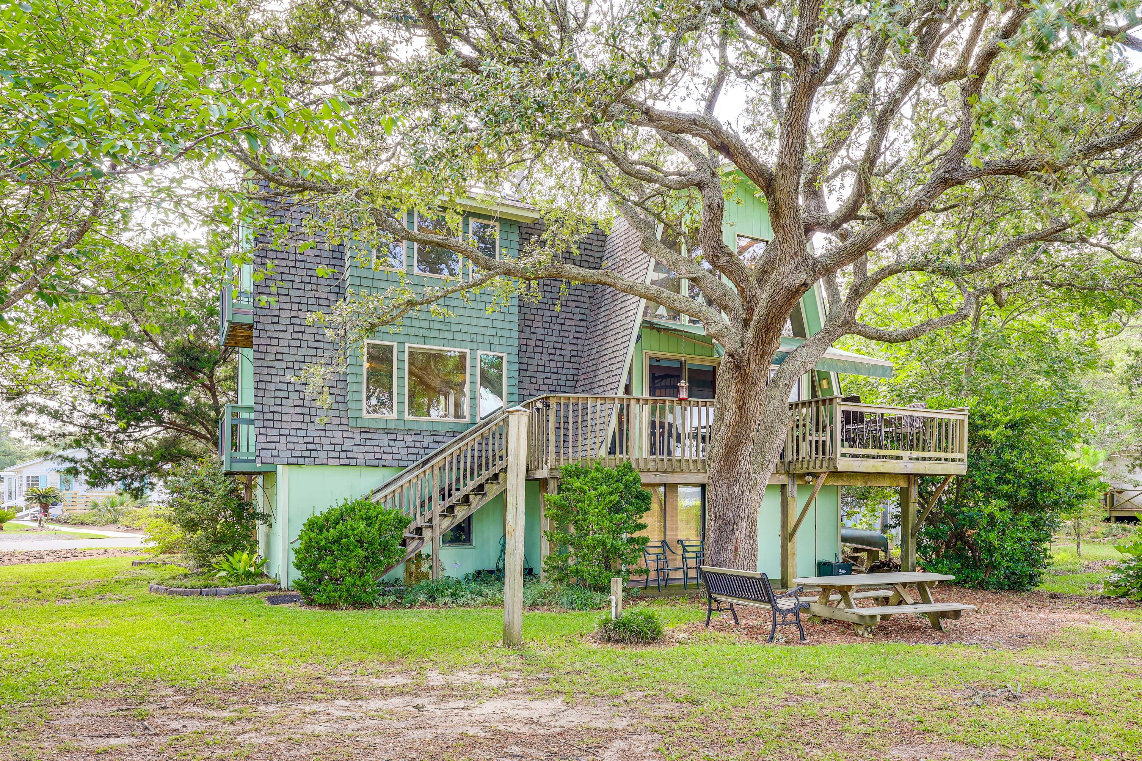 Exterior | Picnic Table | Patio | Private Yard