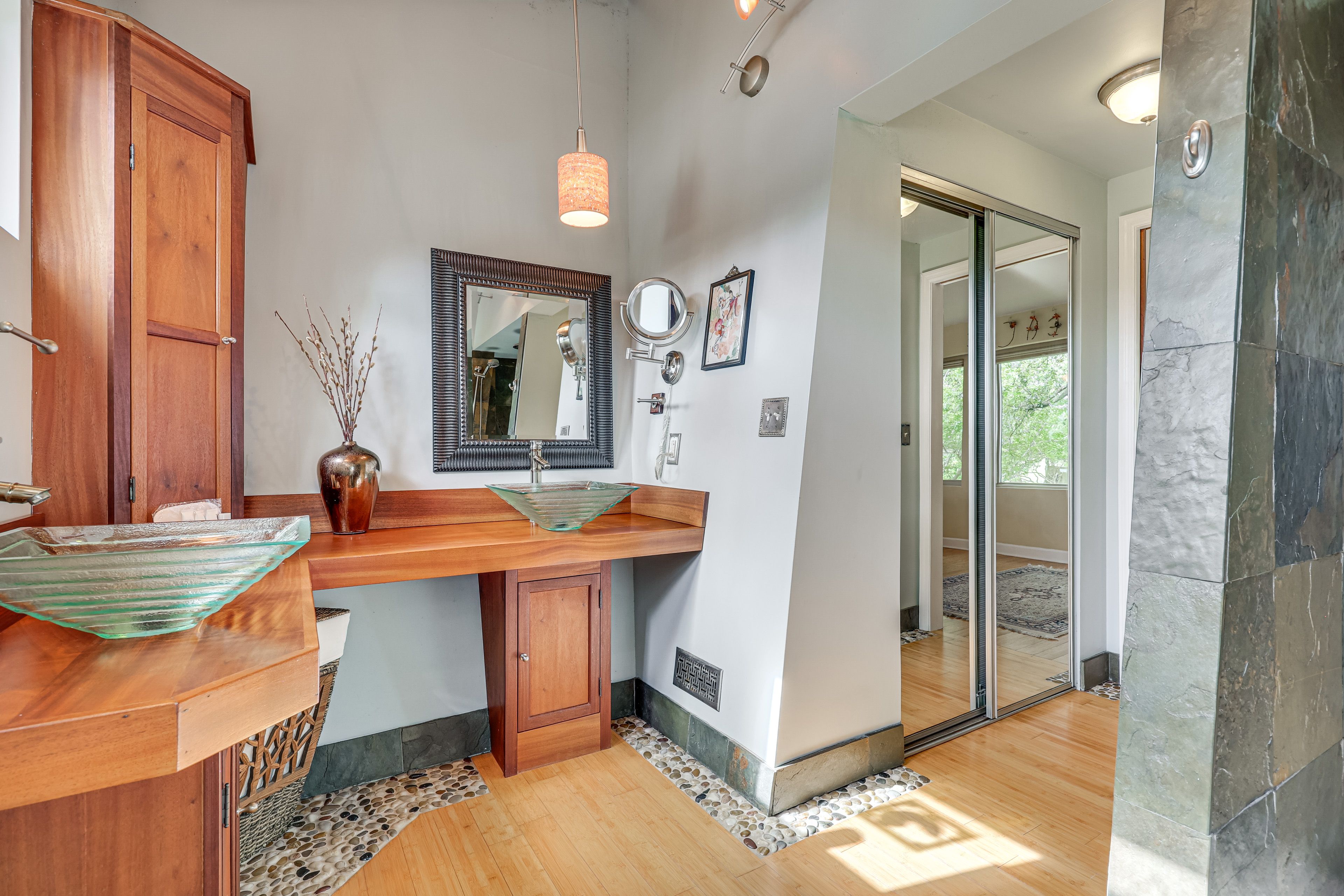 En-Suite Bathroom | Main Level | Walk-In Shower