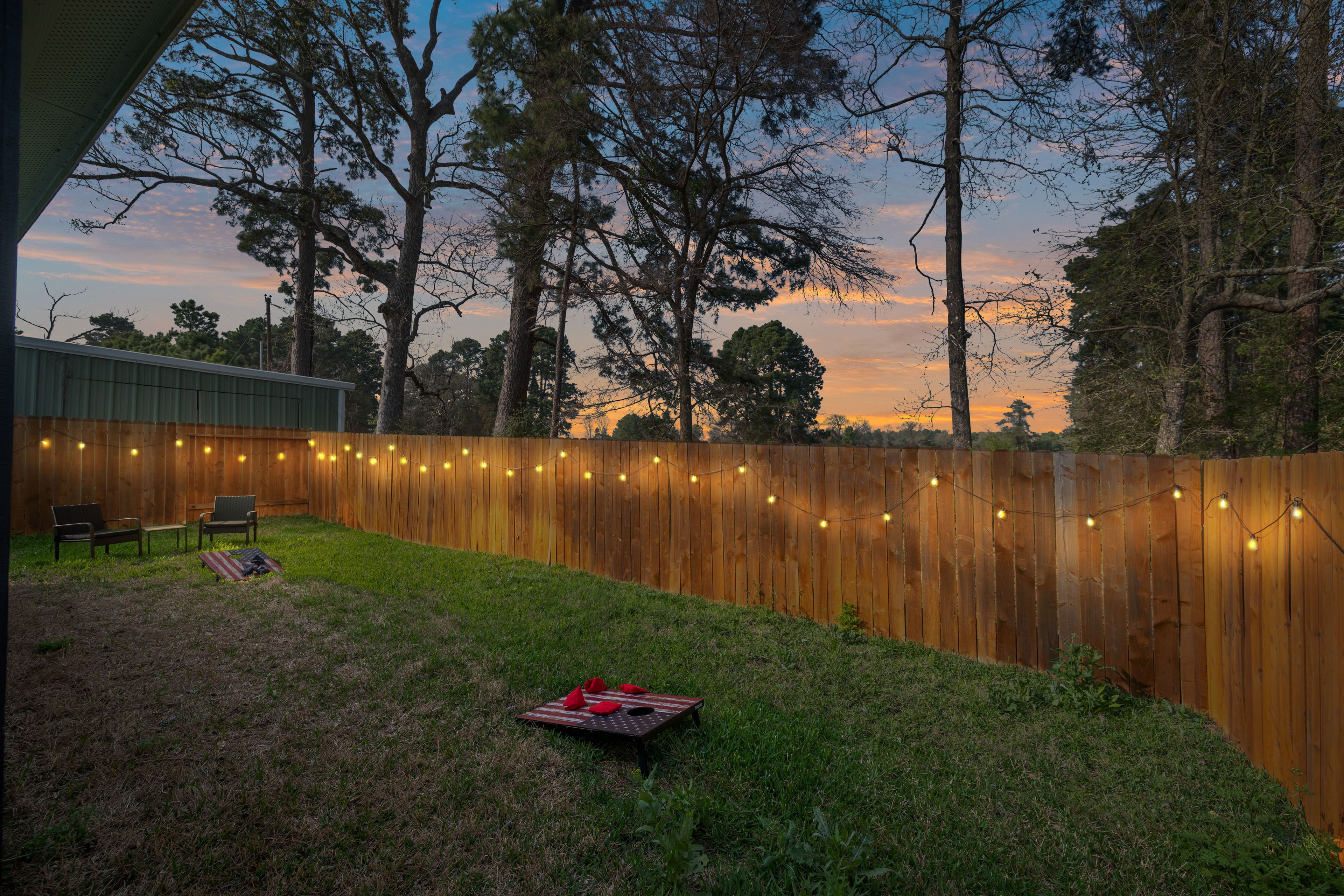 Fenced Yard | Cornhole