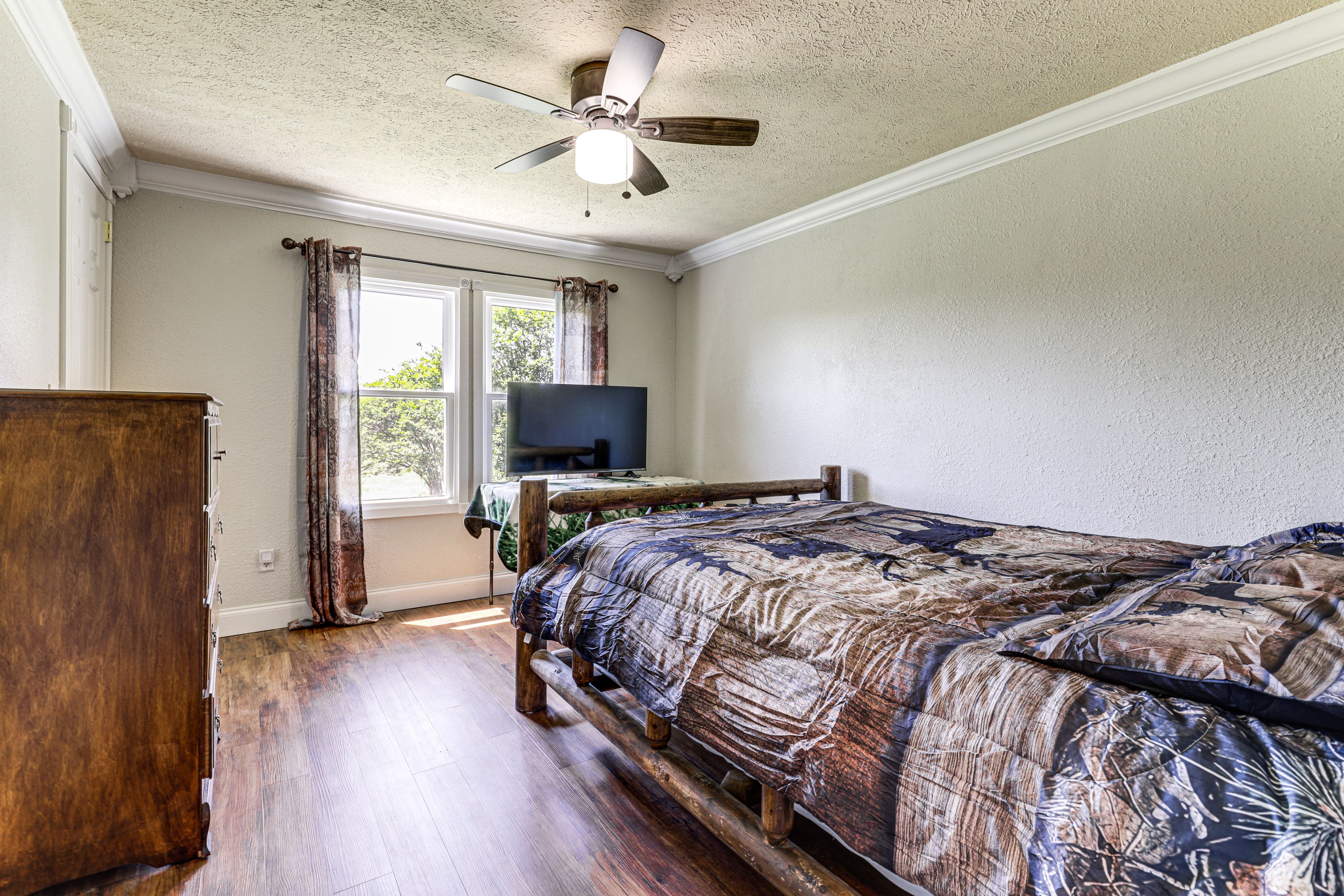 Bedroom 2 | Queen Bed