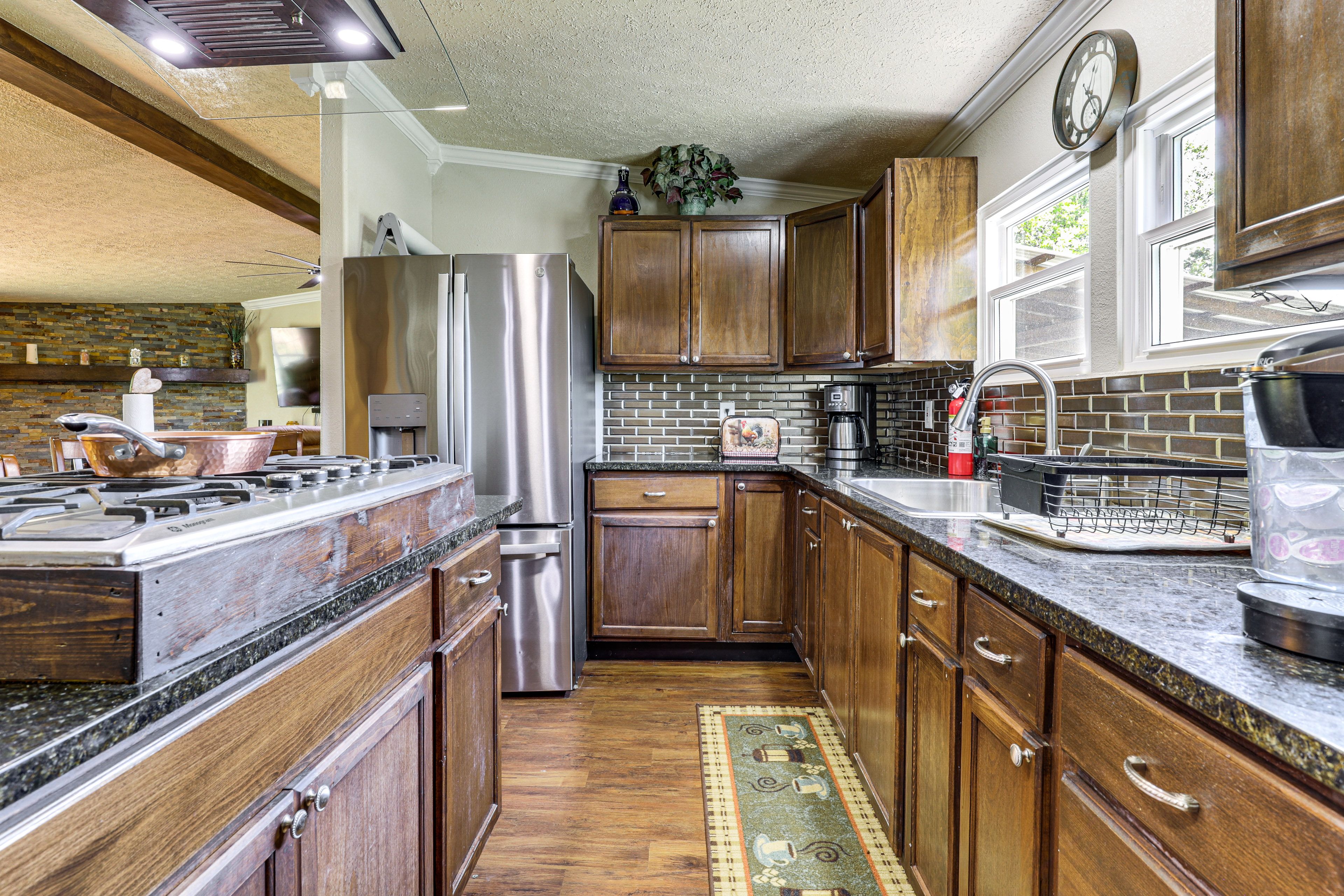 Modern Kitchen | Single-Serve & Drip Coffee Makers