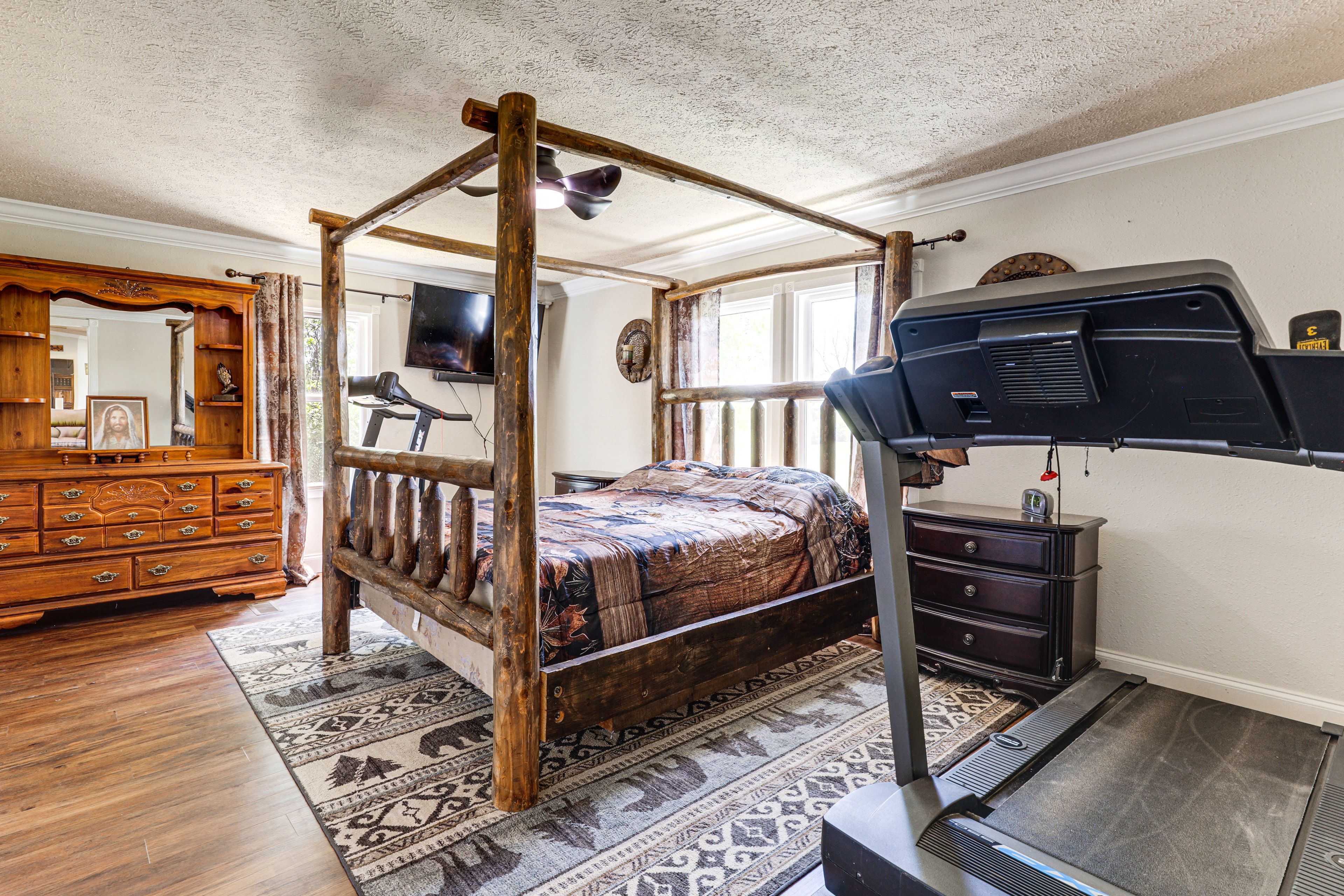 Bedroom 1 | Queen Bed