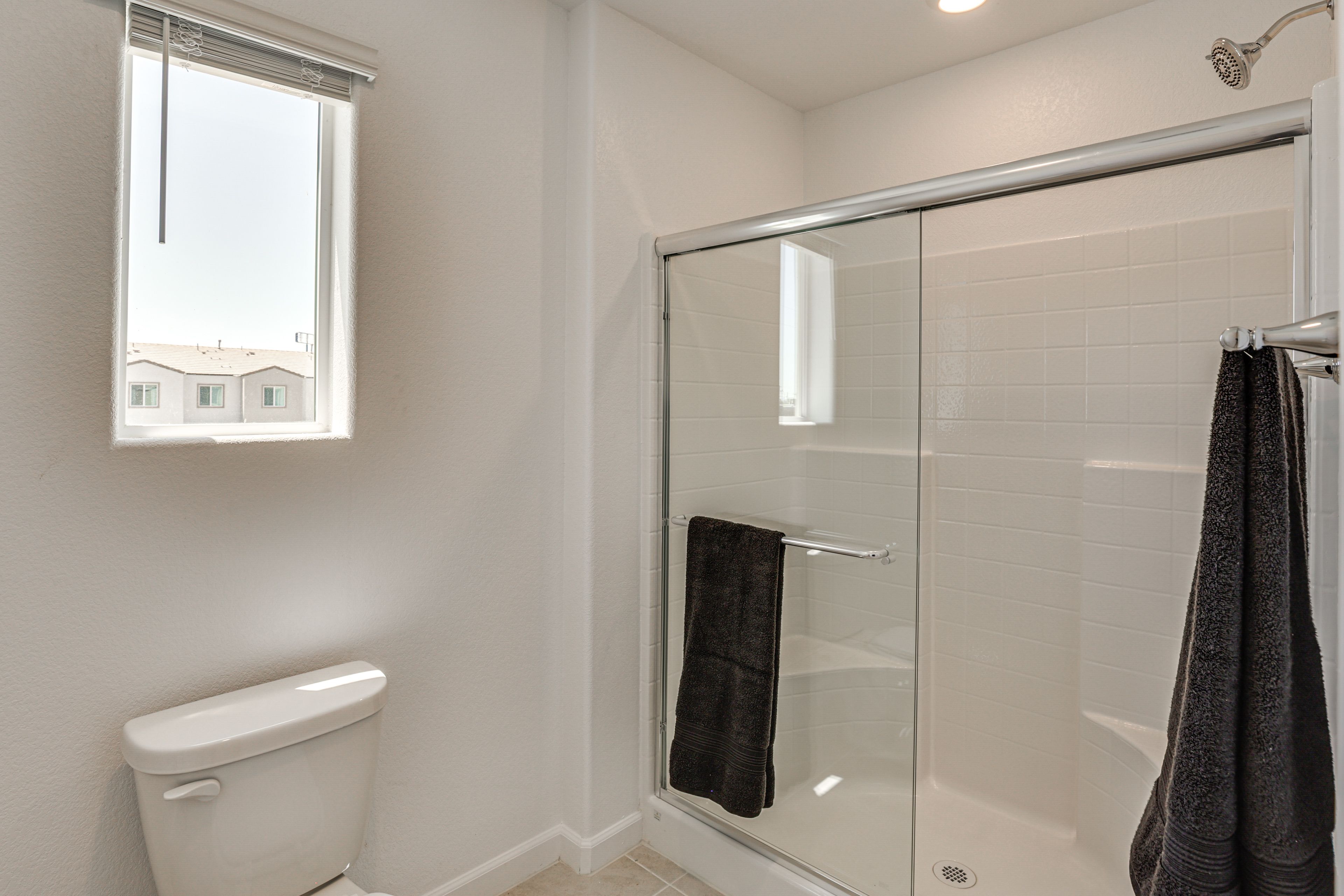 Full Bathroom | 2nd Floor