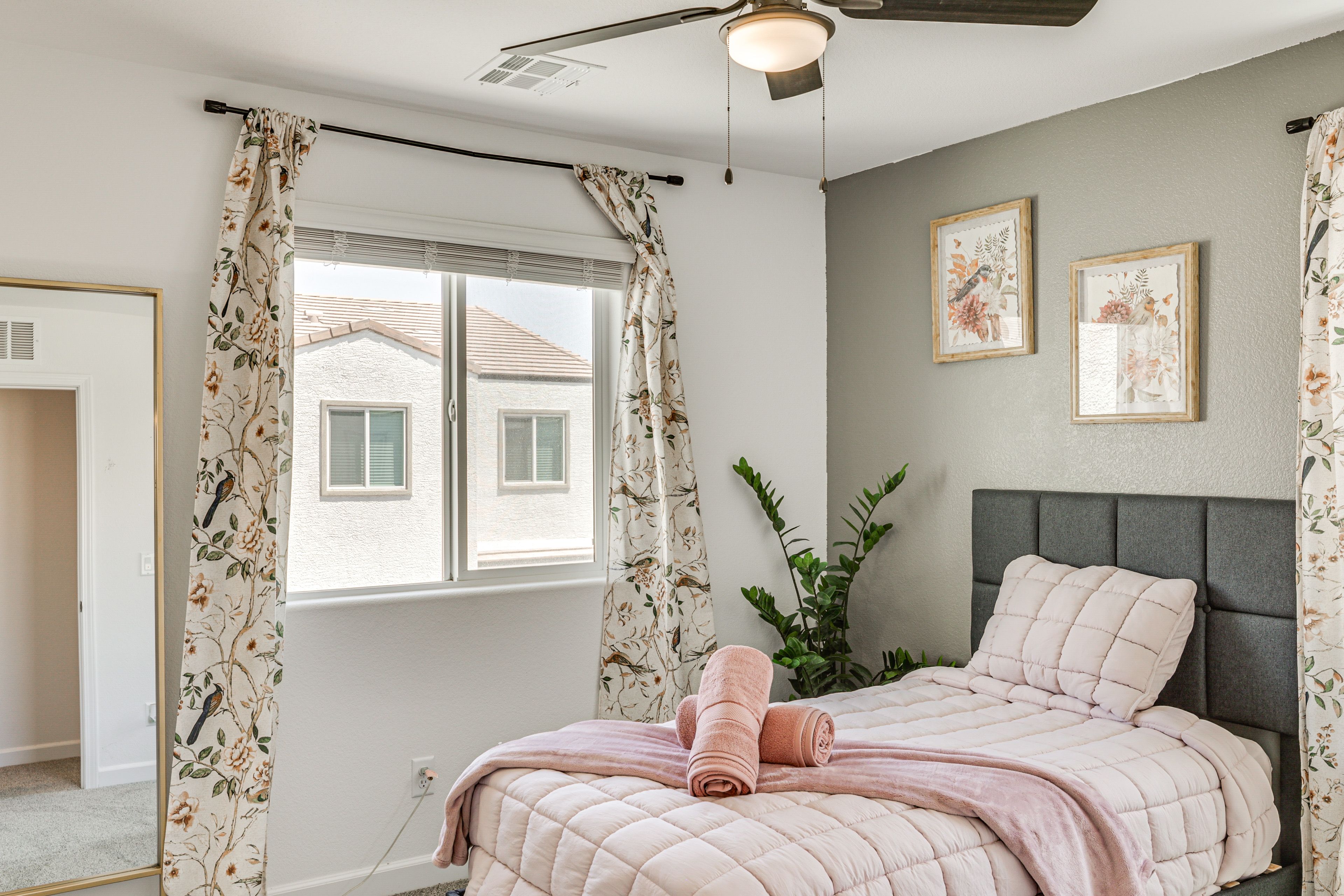 Bedroom 3 | Twin Bed | 2nd Floor
