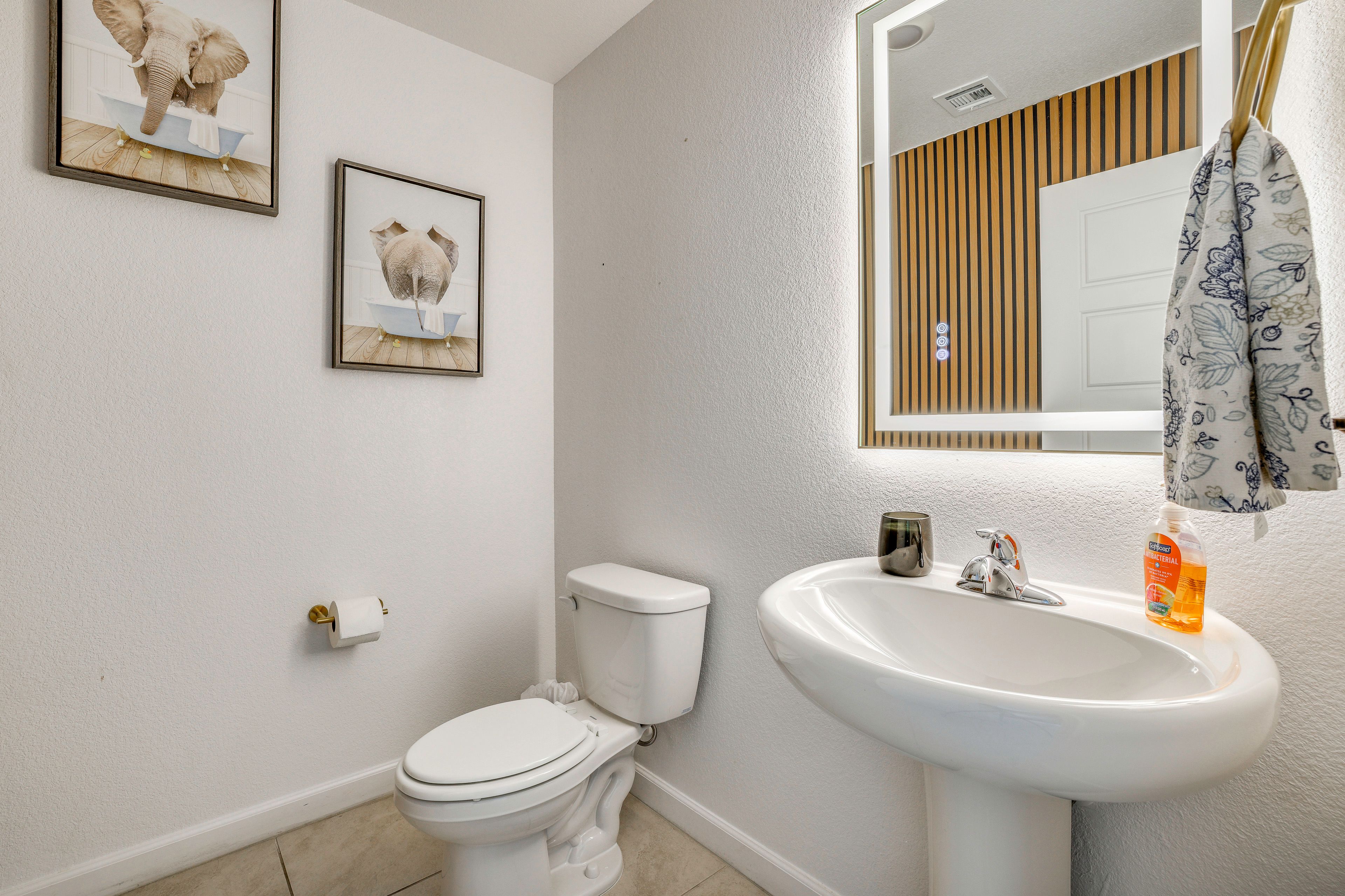 Half Bathroom | 1st Floor