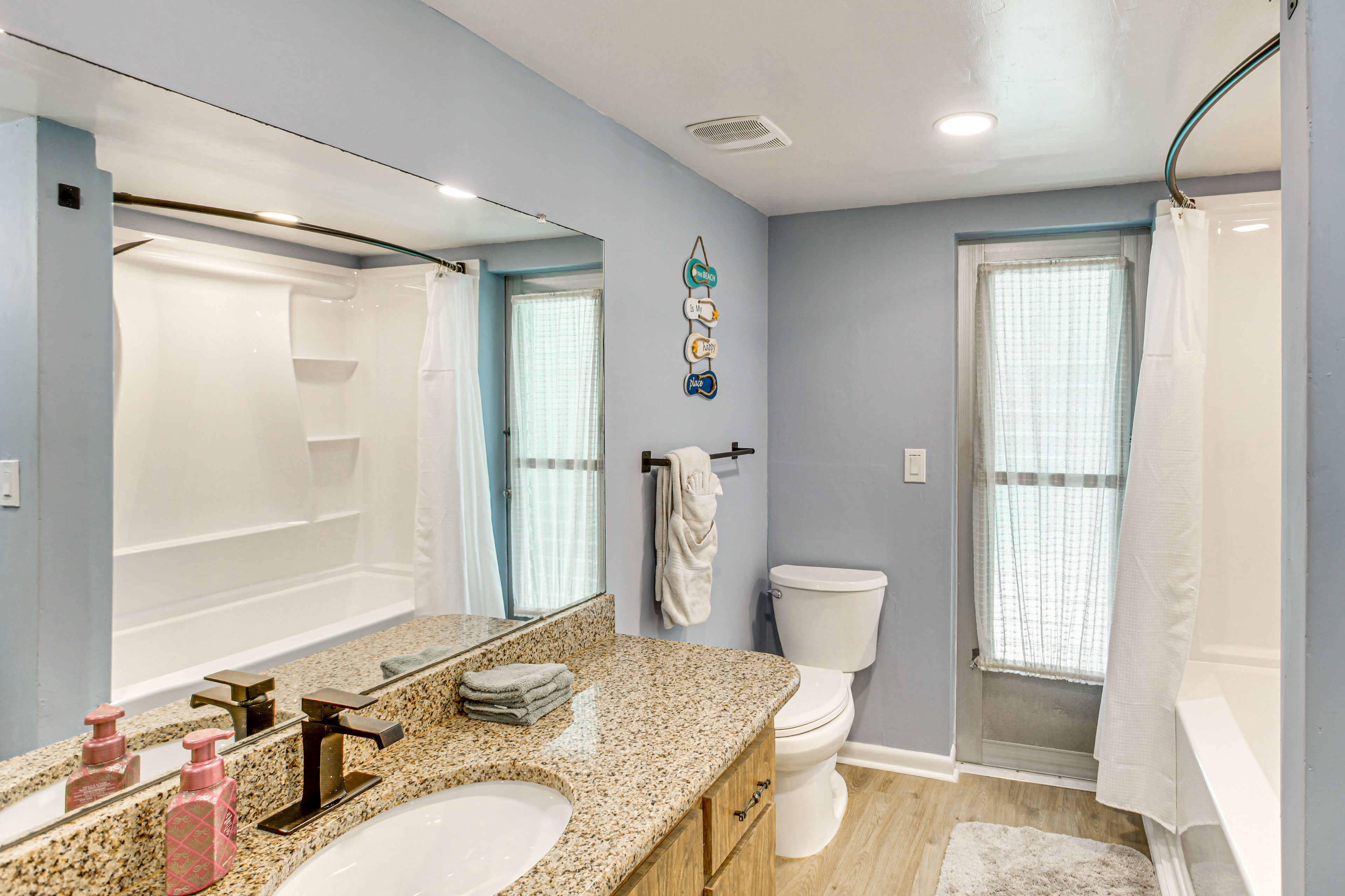 Full Bathroom | Hair Dryer