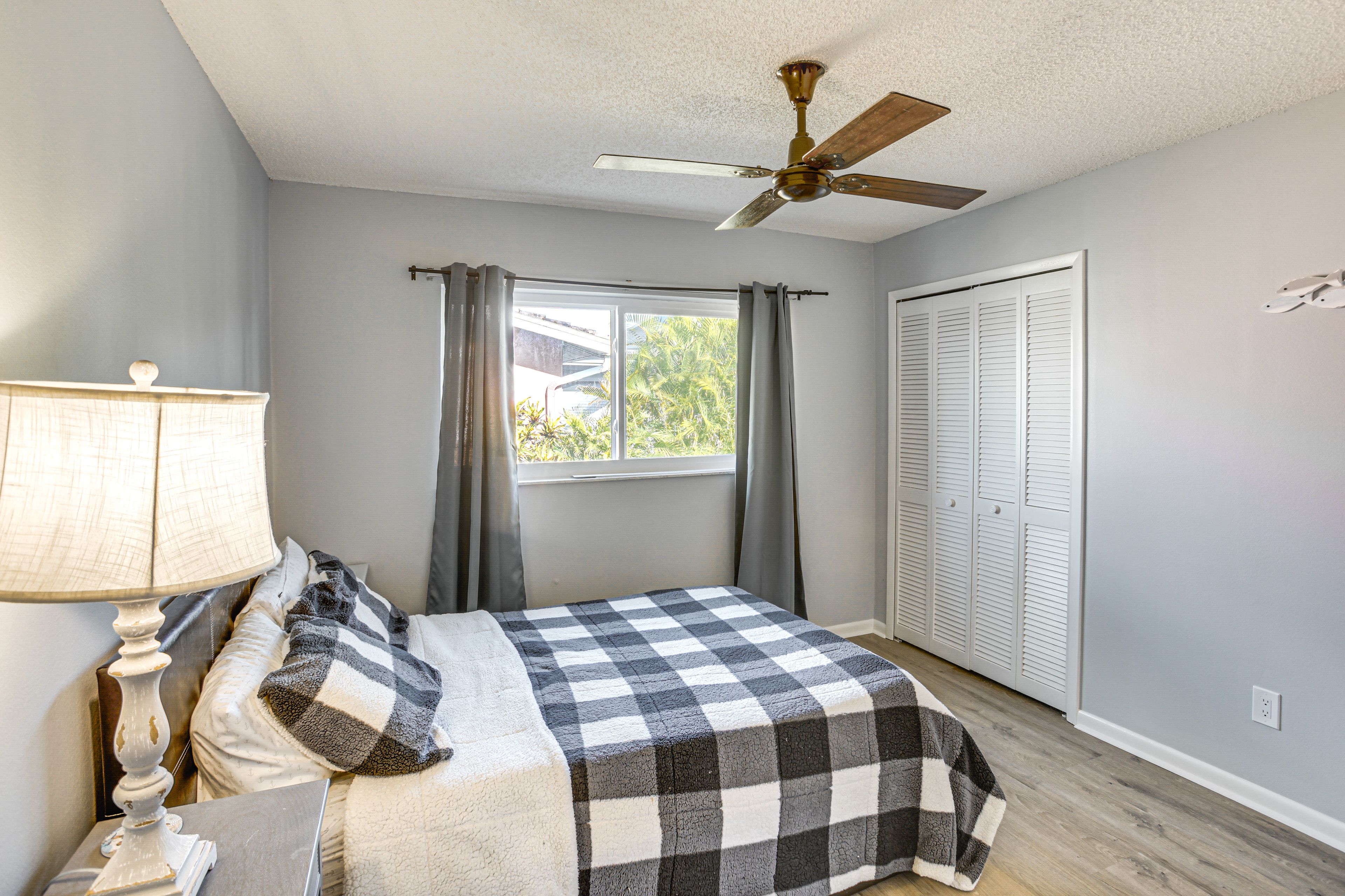 Bedroom 2 | Queen Bed w/ Full Trundle