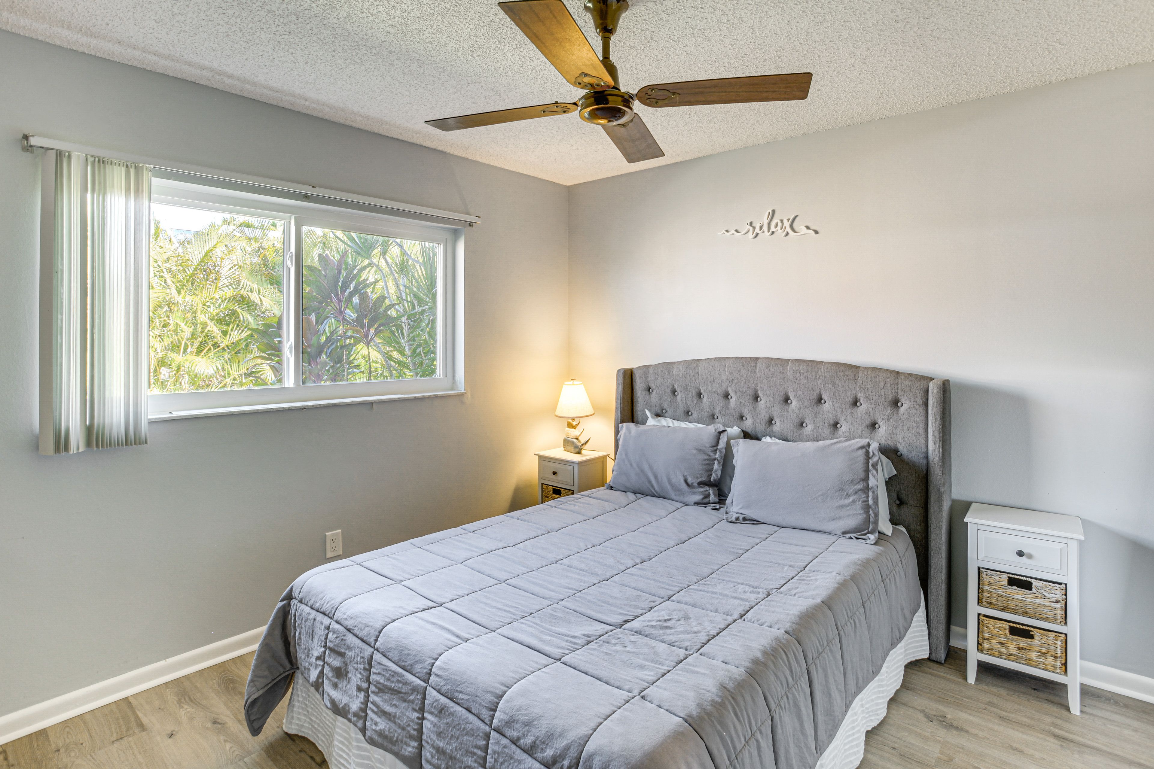 Bedroom 2 | Queen Bed